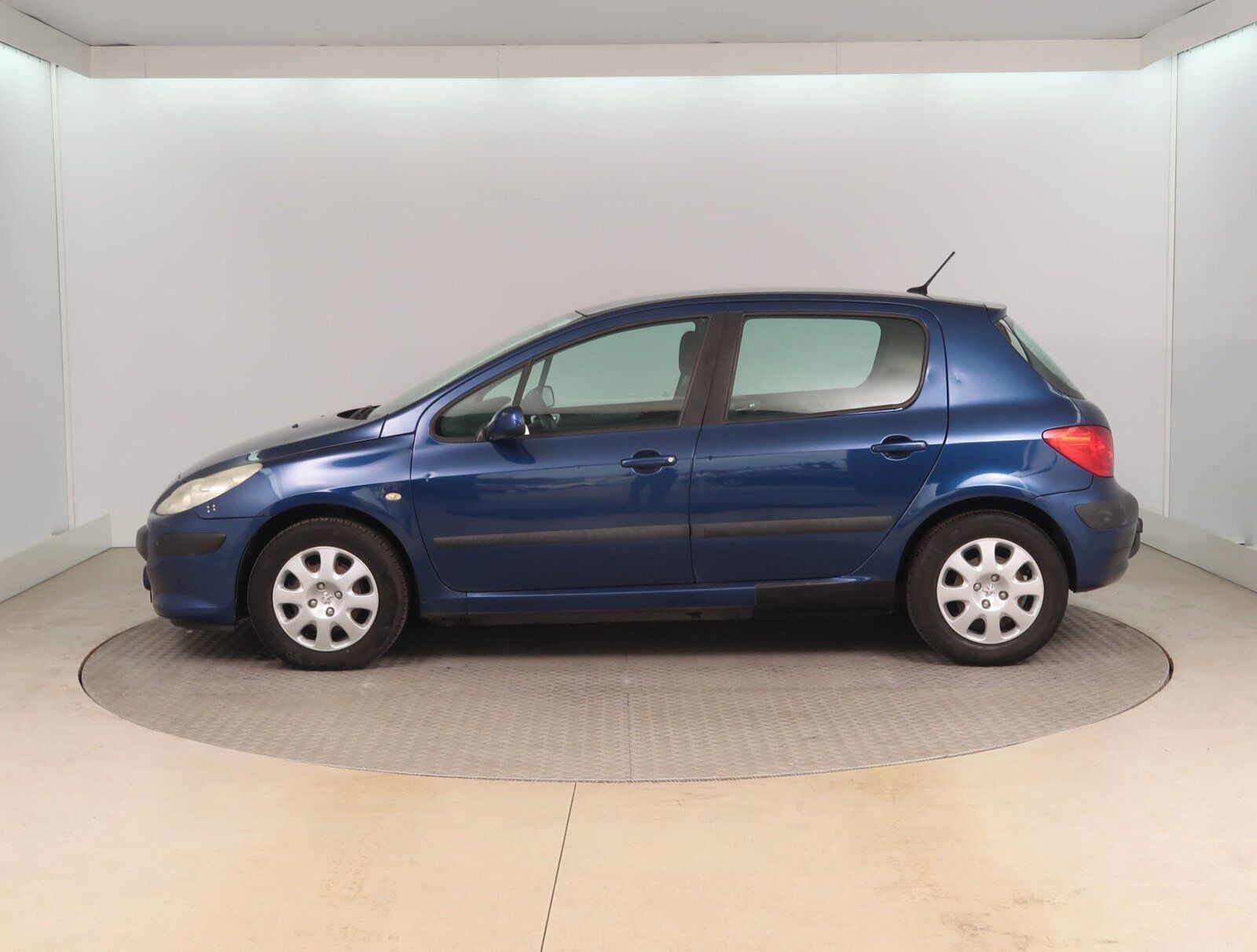 Peugeot 307, 1.4 16V, po STK, Tažné, Klima - fotka 3