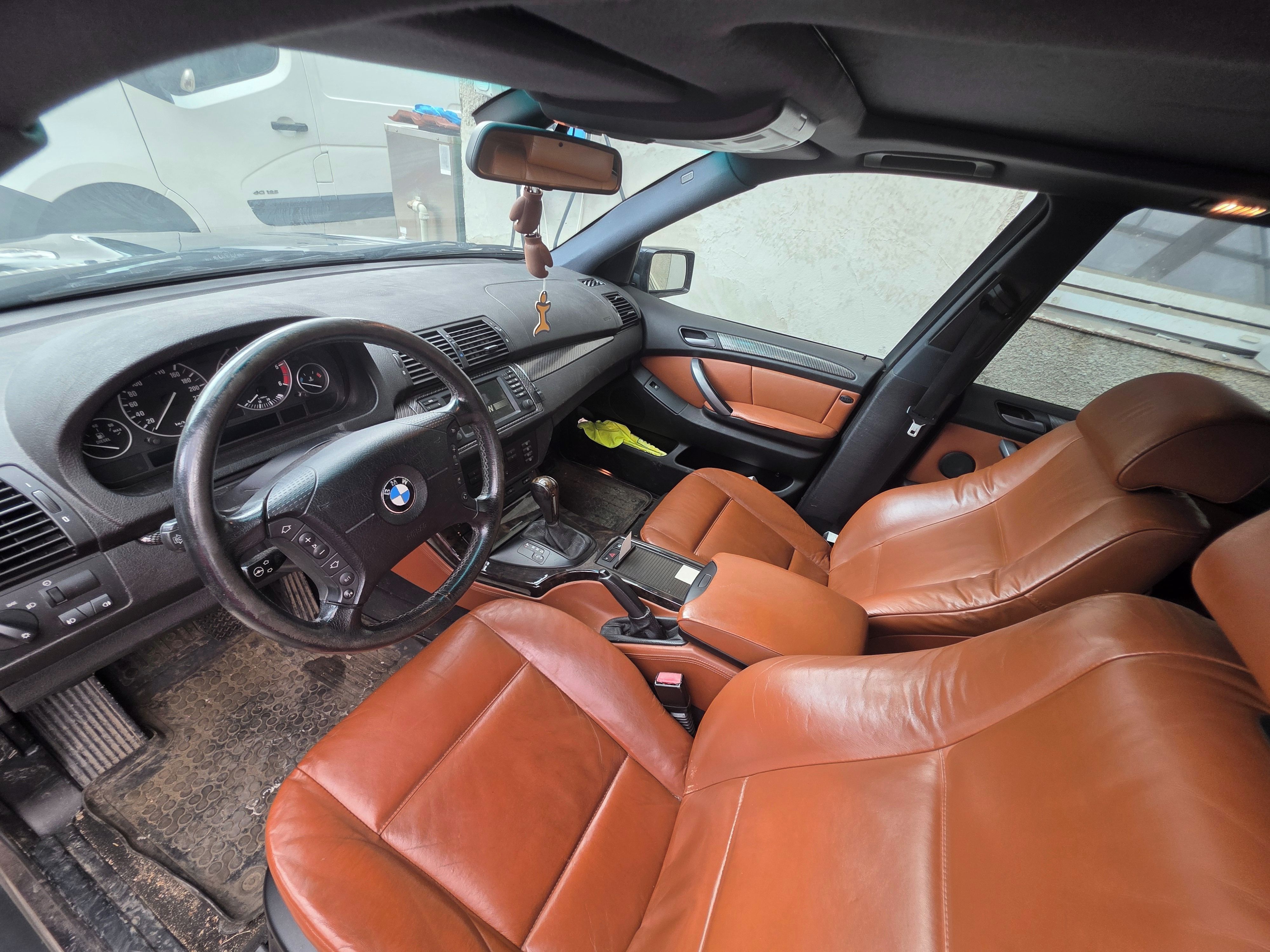 BMW X5 - fotka 2
