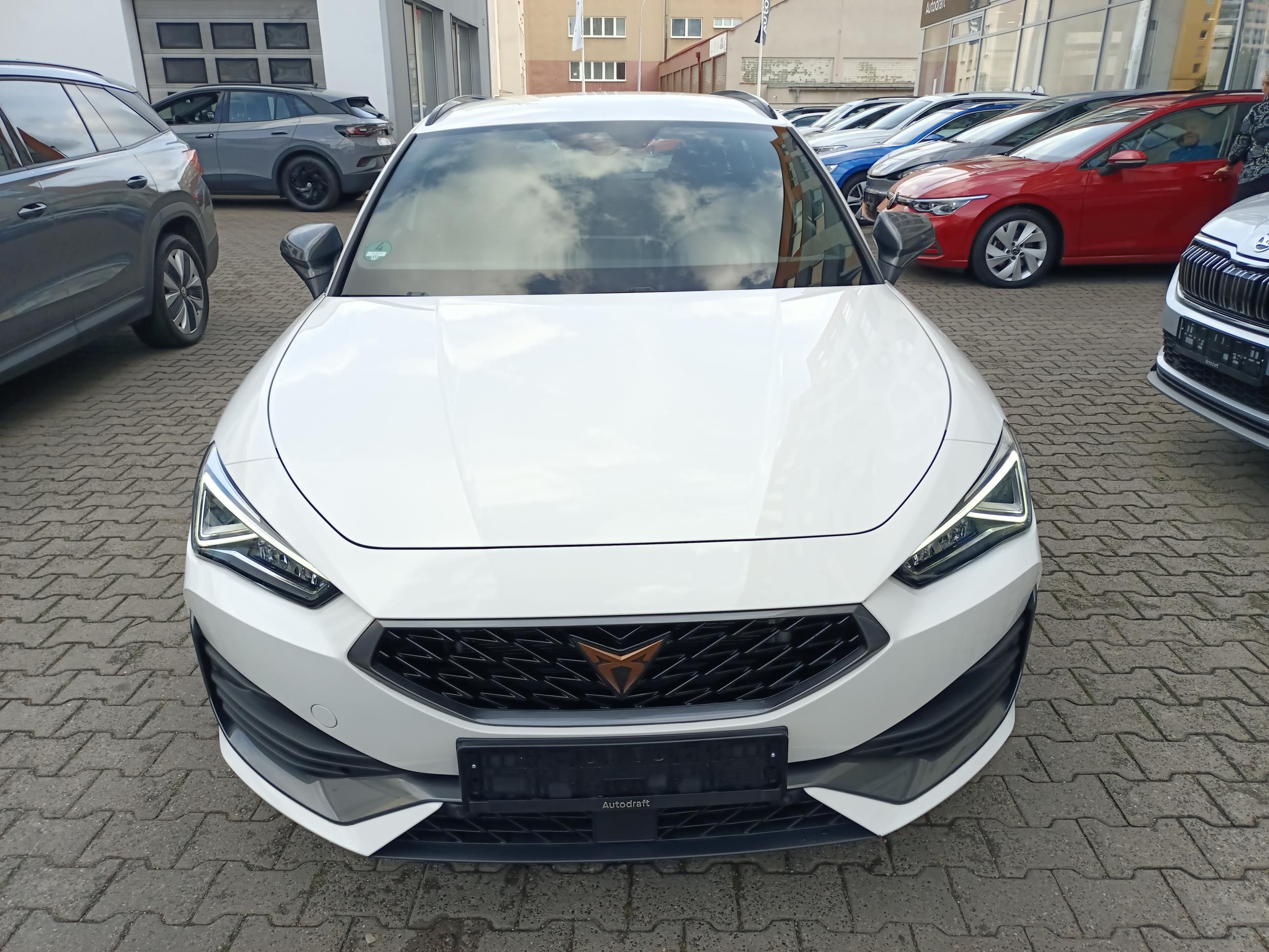 Cupra Leon, SP VZ 2.0 TSI 228kW 4x4 DSG - fotka 2