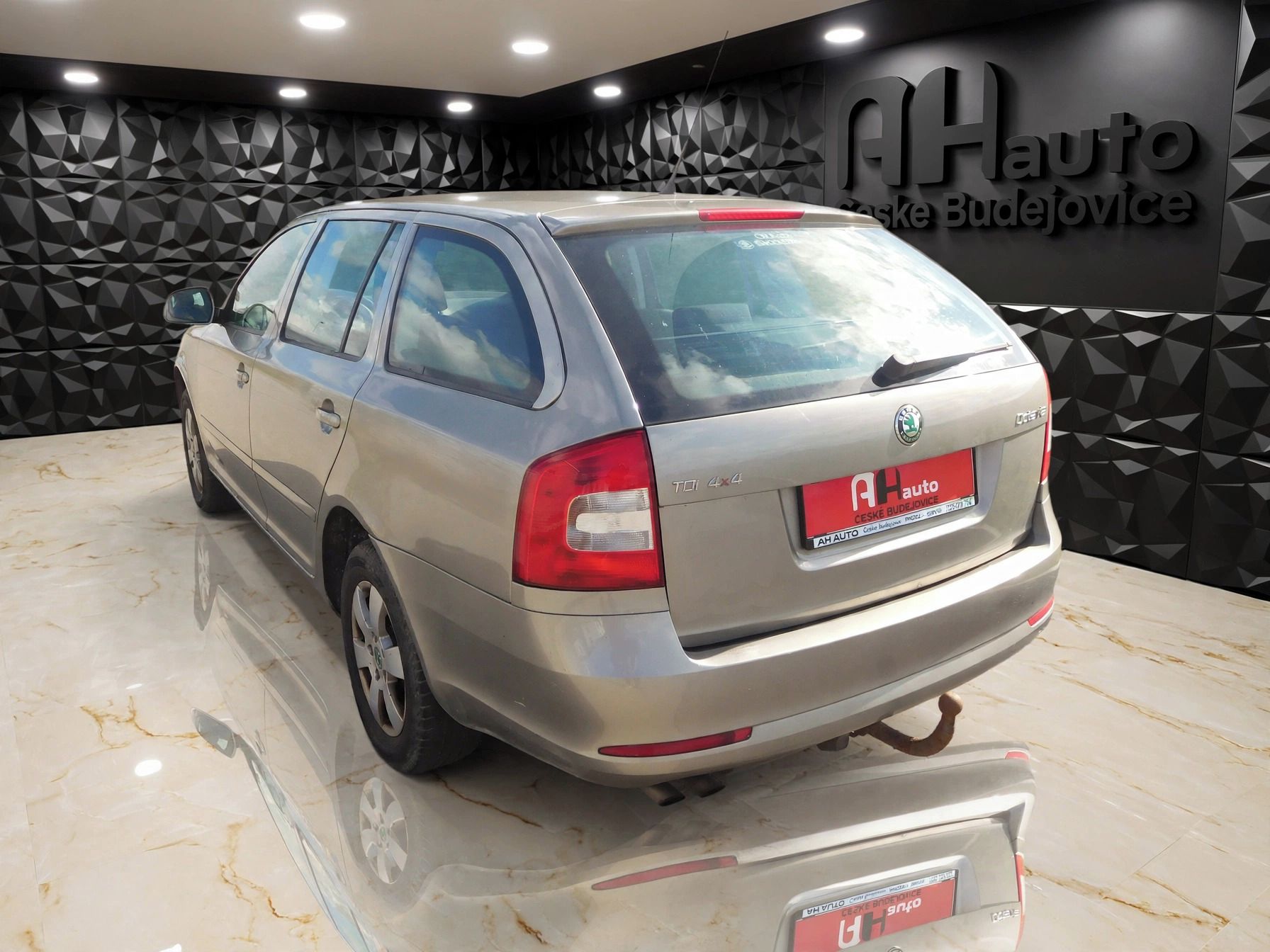 Škoda Octavia, Kombi 1.6TDi 77 kW 4X4 - fotka 4