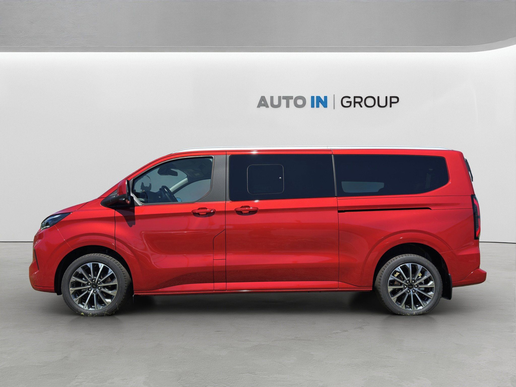 Ford Tourneo Custom, L2 TITANIUM X 2.0 EcoBlue - fotka 2