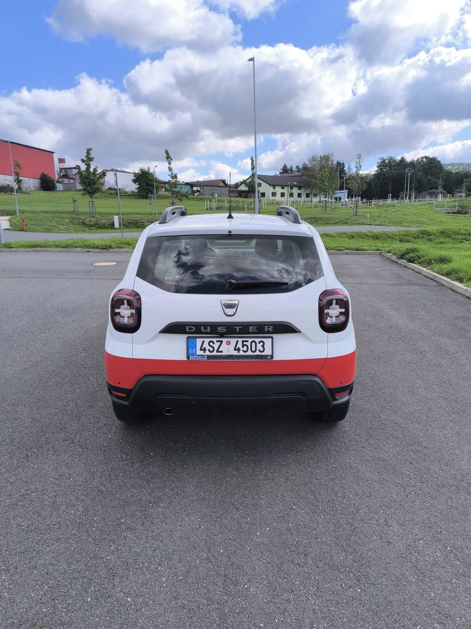 Dacia Duster, Dacia Duster 1.3 TCe 4x4 - fotka 4