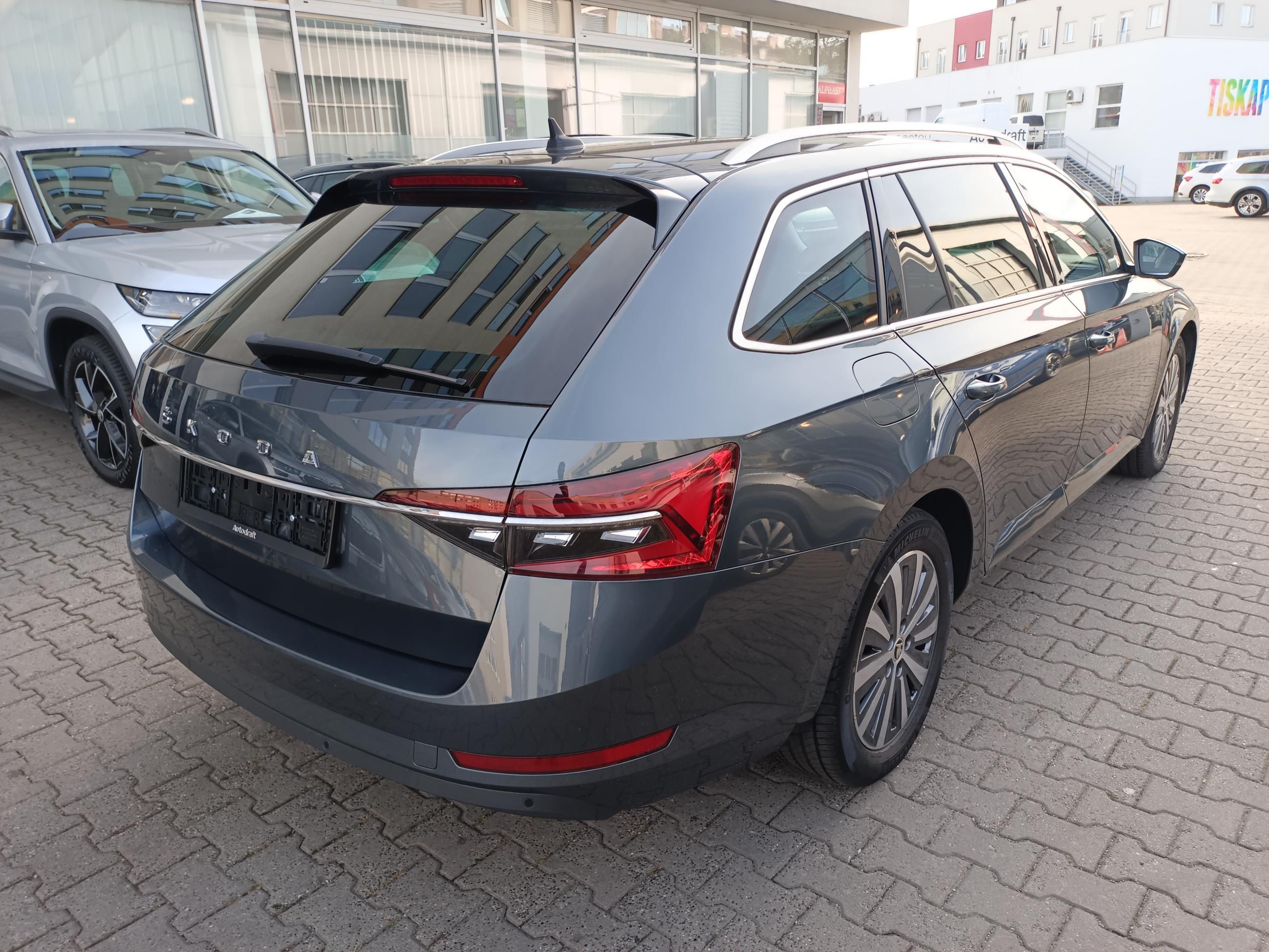 Škoda Superb, 2.0 TDI 110kW DSG / Tažné - fotka 6