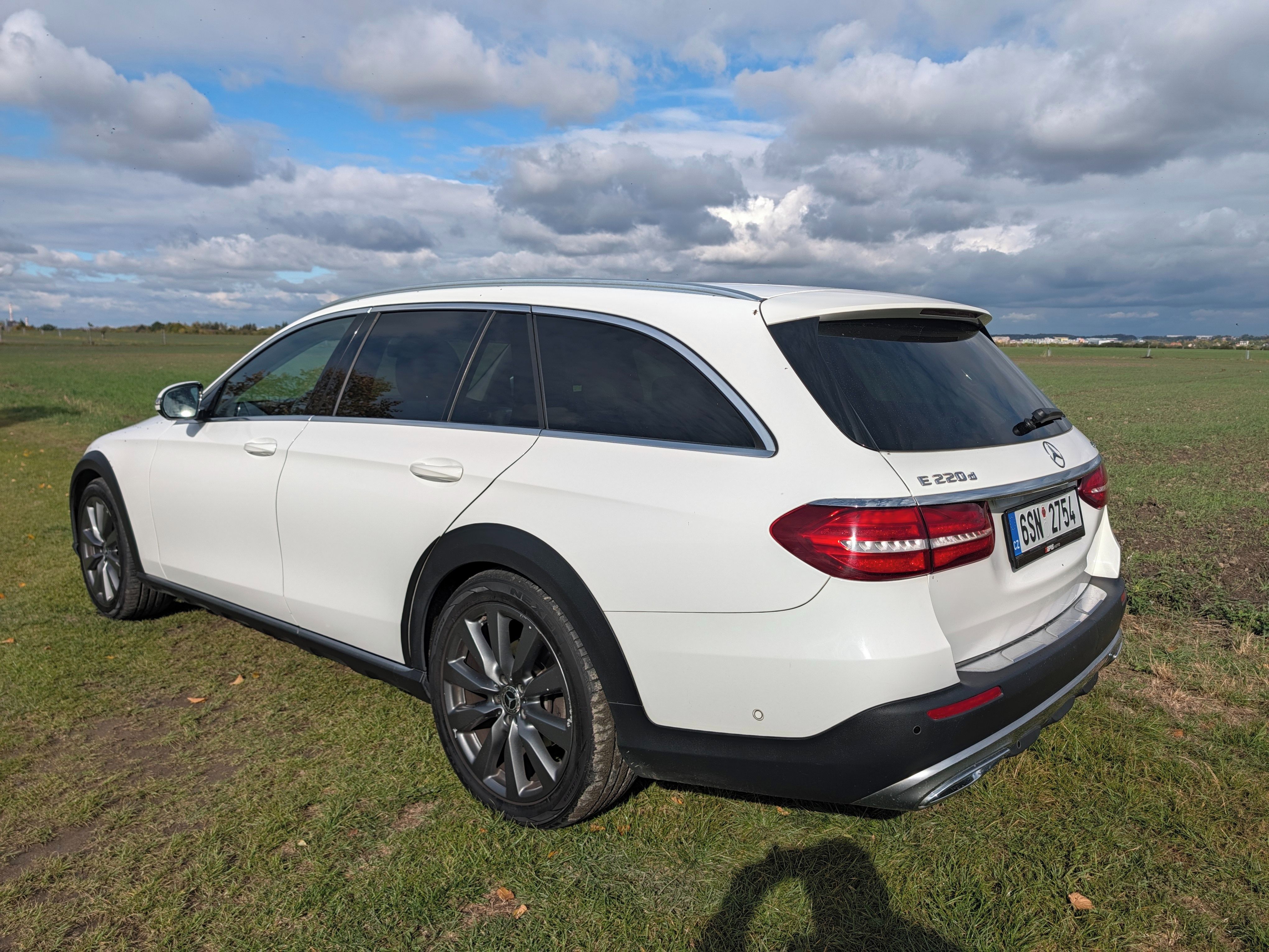 Mercedes-Benz Třídy E, E 220 d 4MATIC All-Terrain - fotka 4