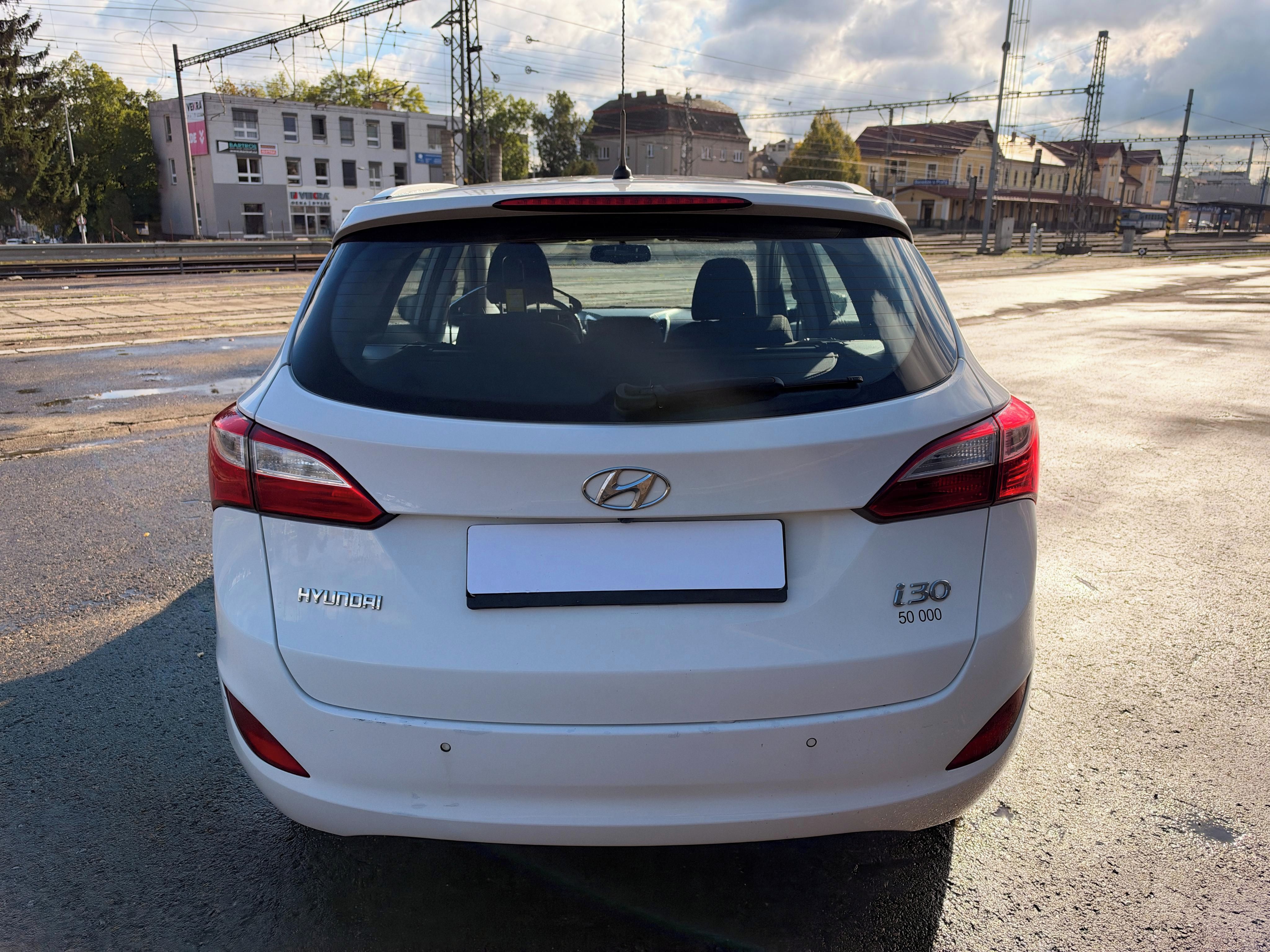 Hyundai i30, 1.6CRDi 81kW TRIKOLOR SMART CO - fotka 6