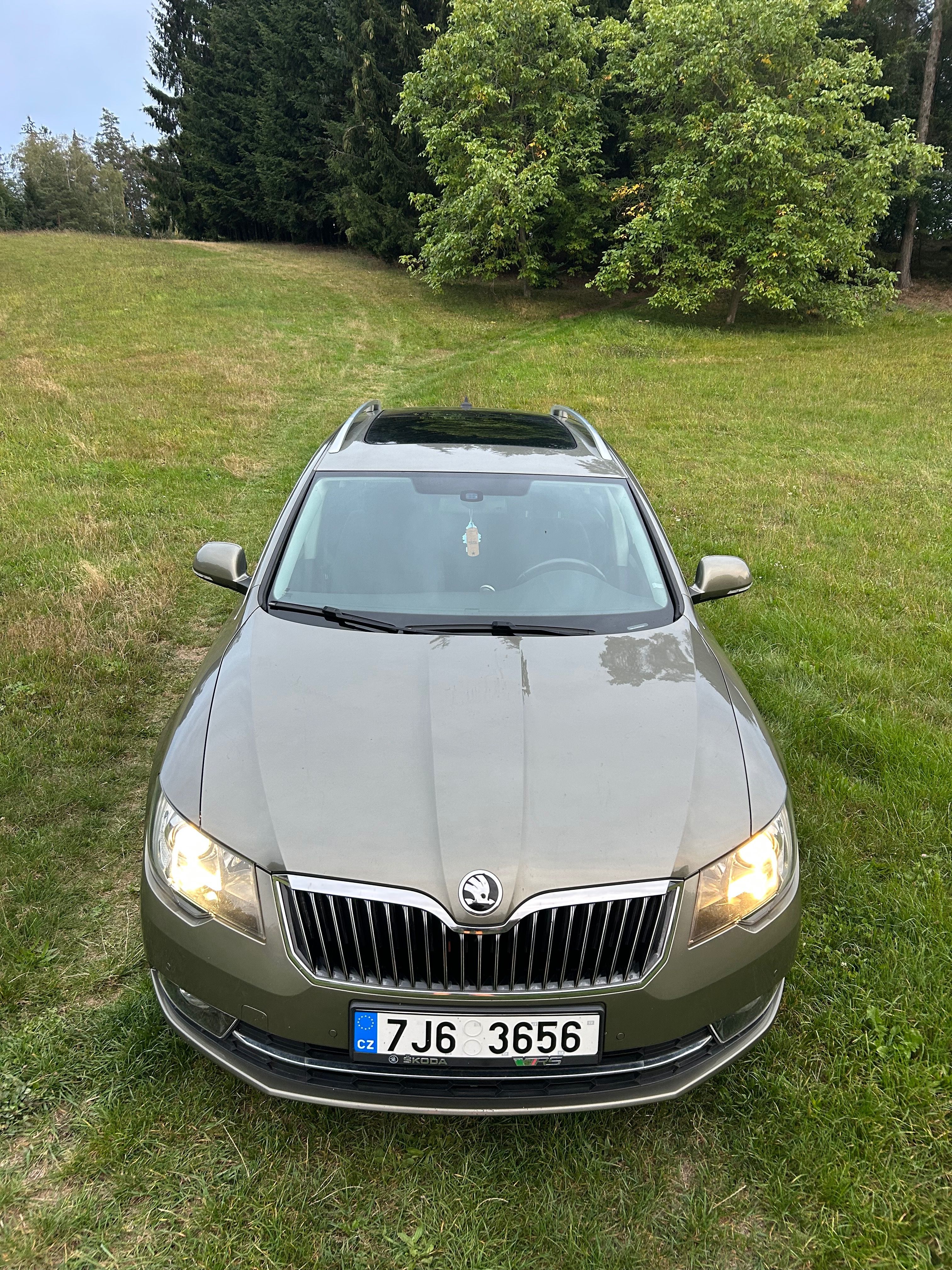 Škoda Superb, 1.6 TDI, 77kw, manuál - fotka 2