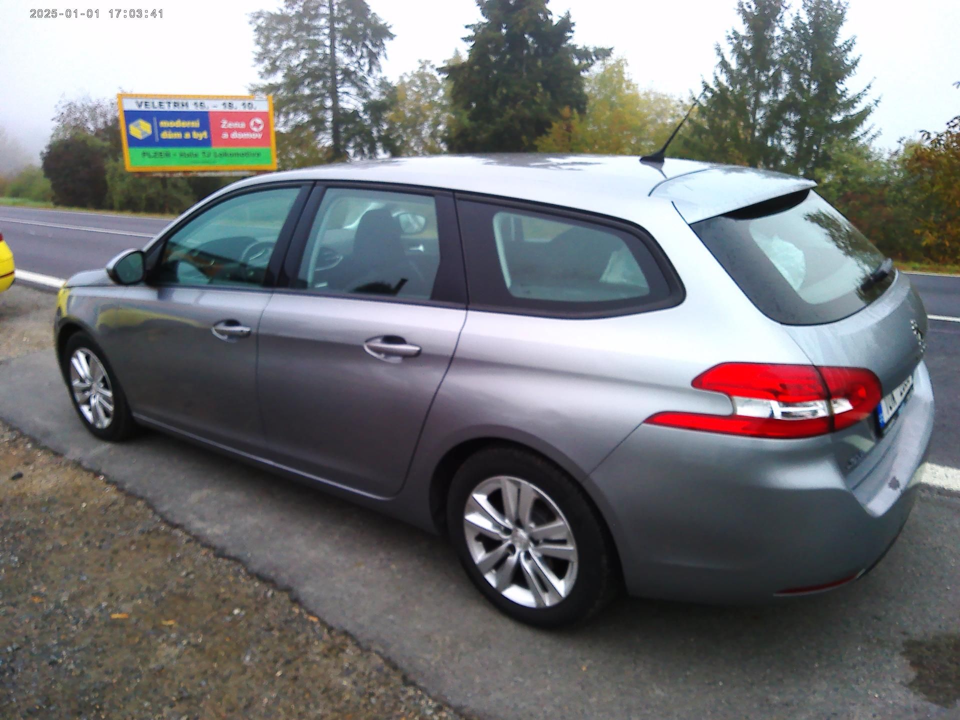 Peugeot 308, 1.6 HDi, 73 kW, klima, 2x kola - fotka 3