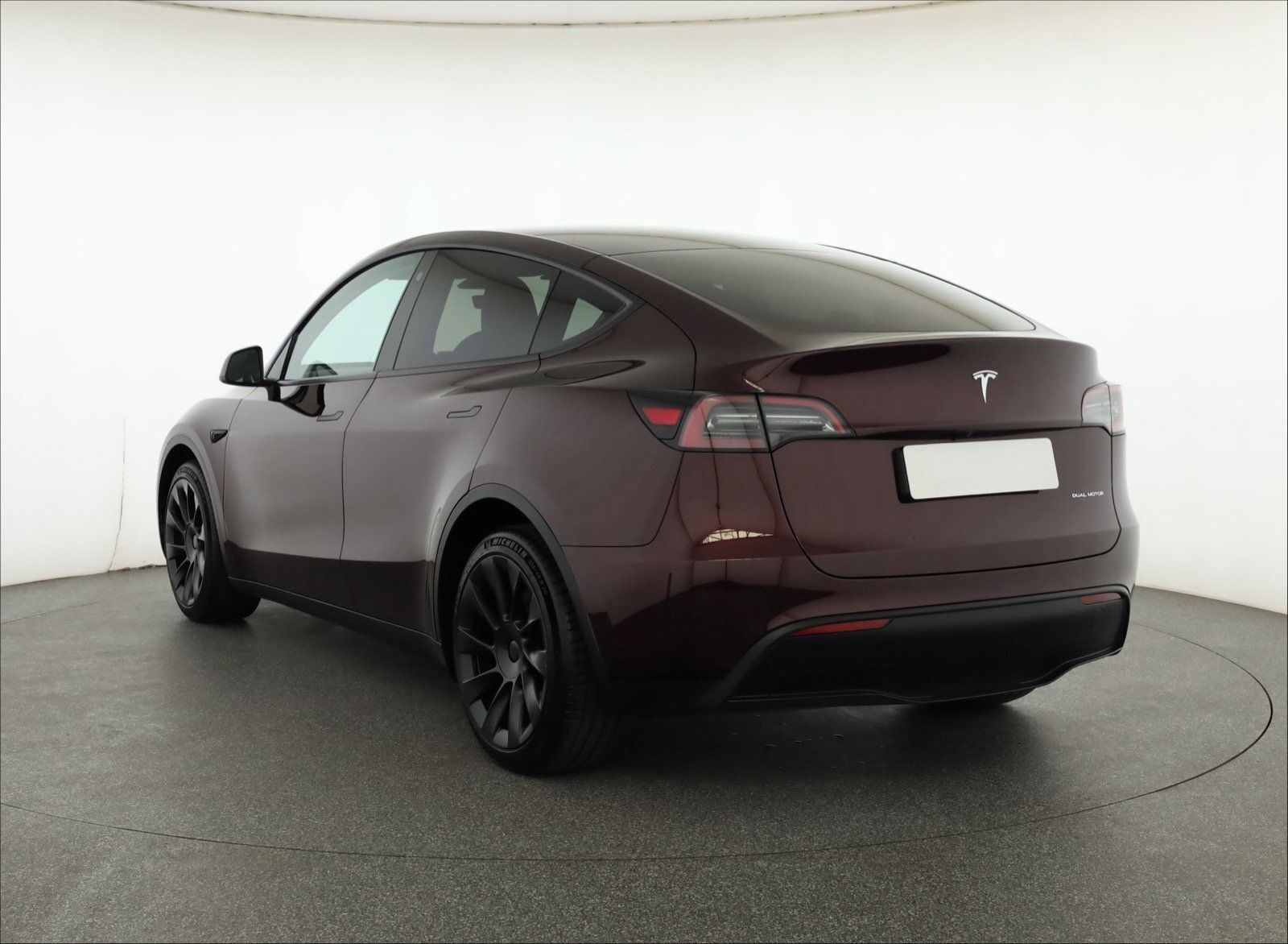 Tesla Model Y, Long Range AWD 79kWh, SoH 94% - fotka 4