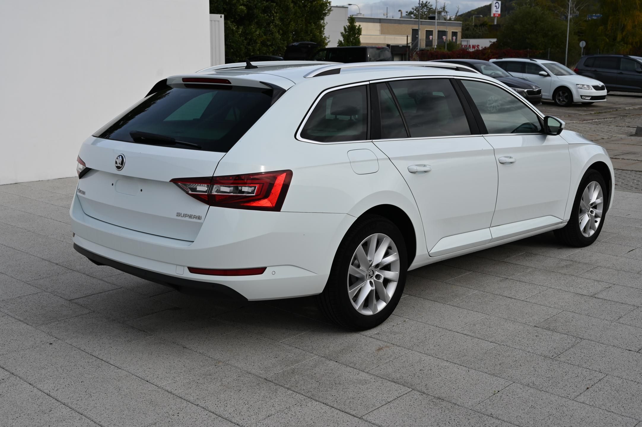 Škoda Superb, 2.0TDI 110KW Style 3/2016 - fotka 5