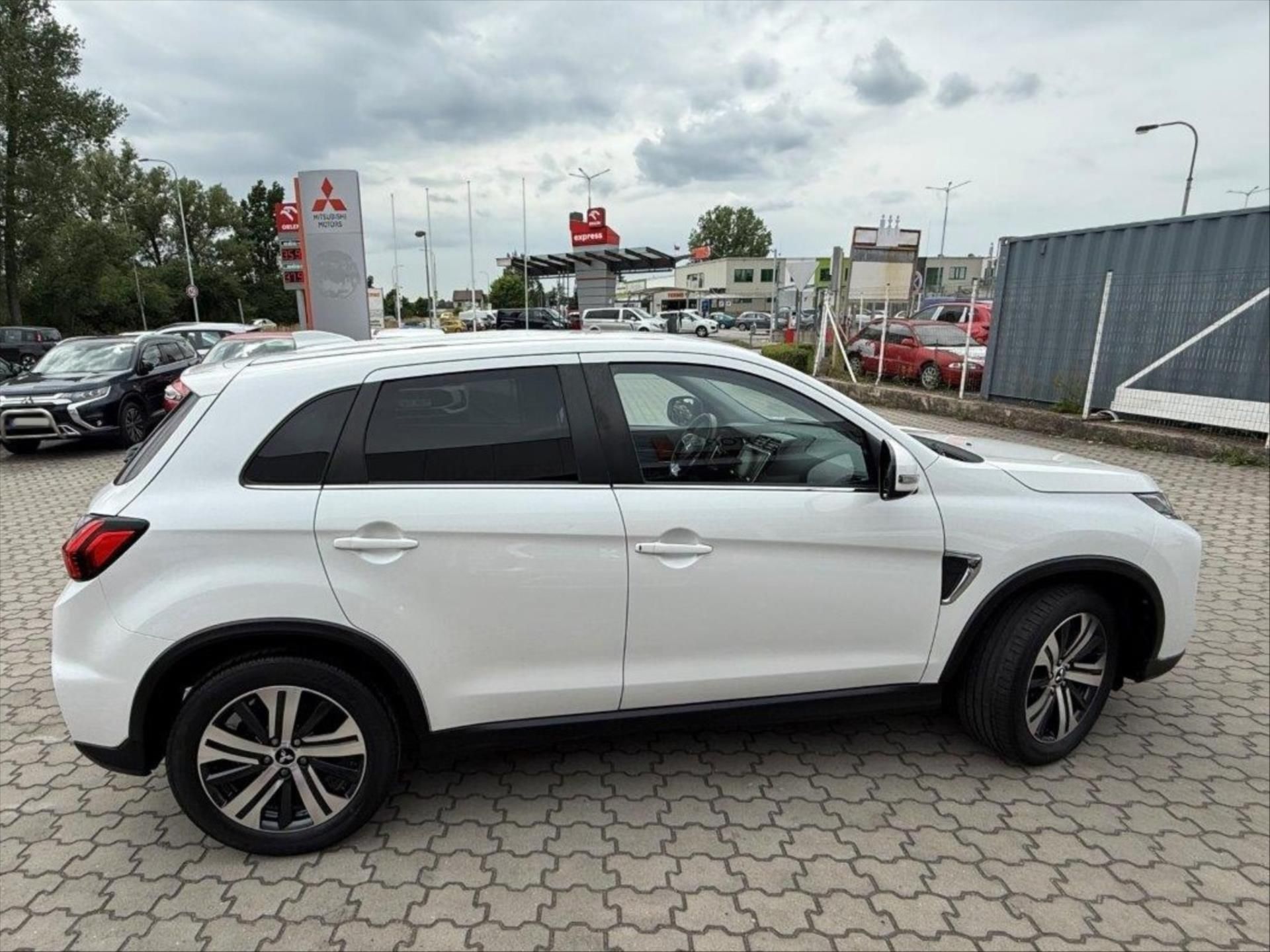 Mitsubishi ASX, 2,0 Intense CVT 150k 4x2 - fotka 4
