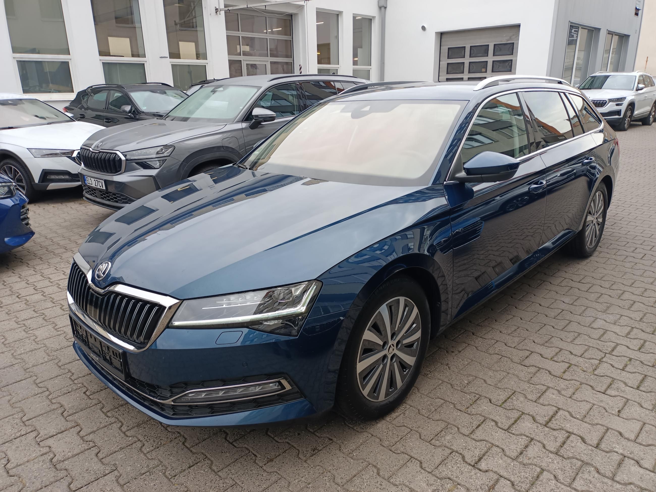 Škoda Superb, 2.0 TDI 147kW DSG / Tažné - fotka 3