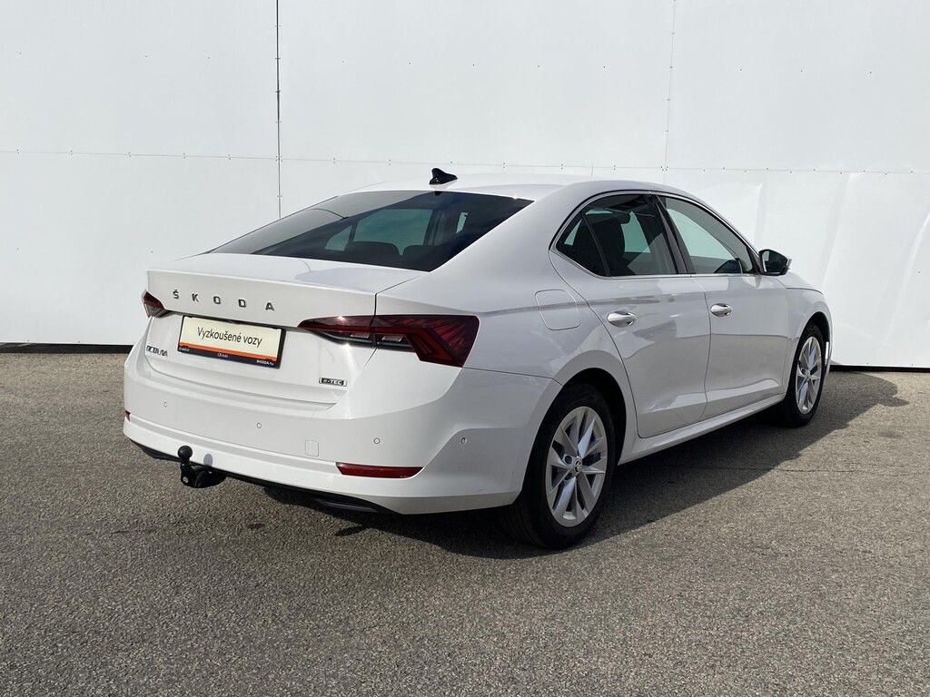 Škoda Octavia, 1,5 TSI M-HEV 110 kW Style DSG - fotka 2