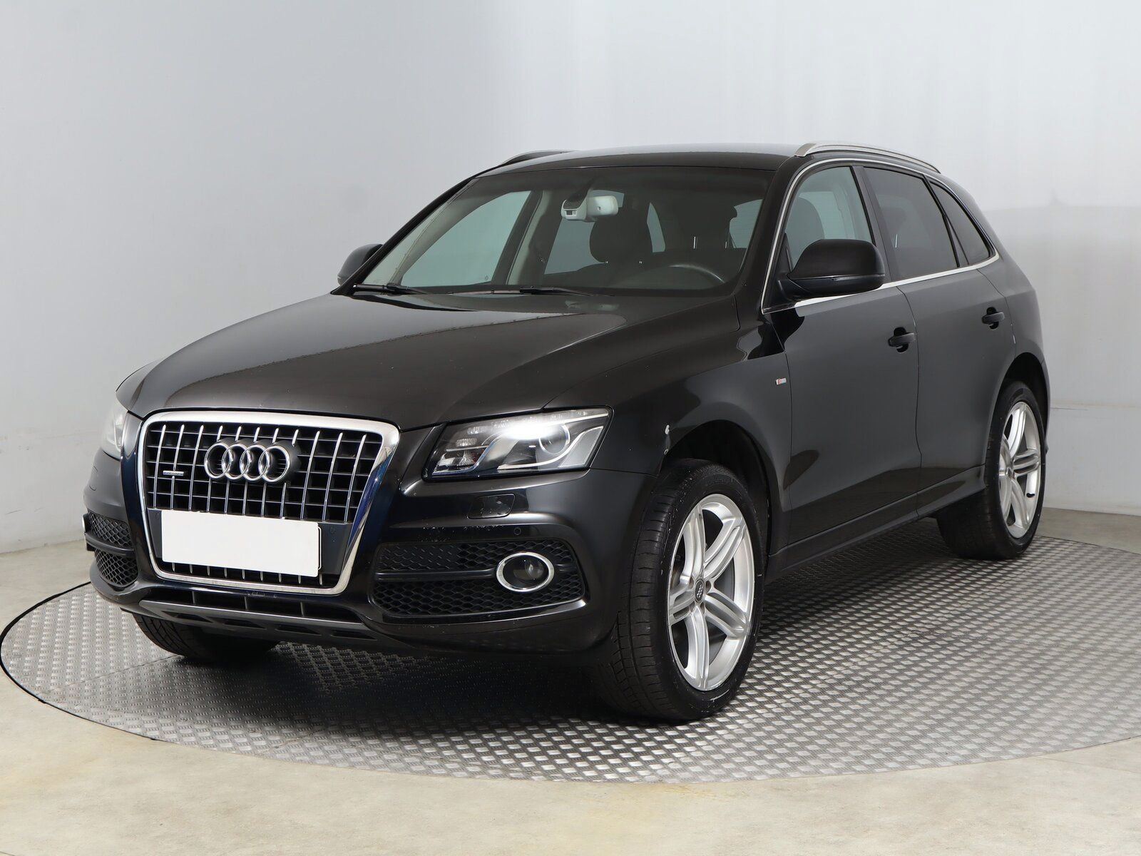 Audi Q5, 2.0 TDI, 4X4, Serv.kniha - fotka 2