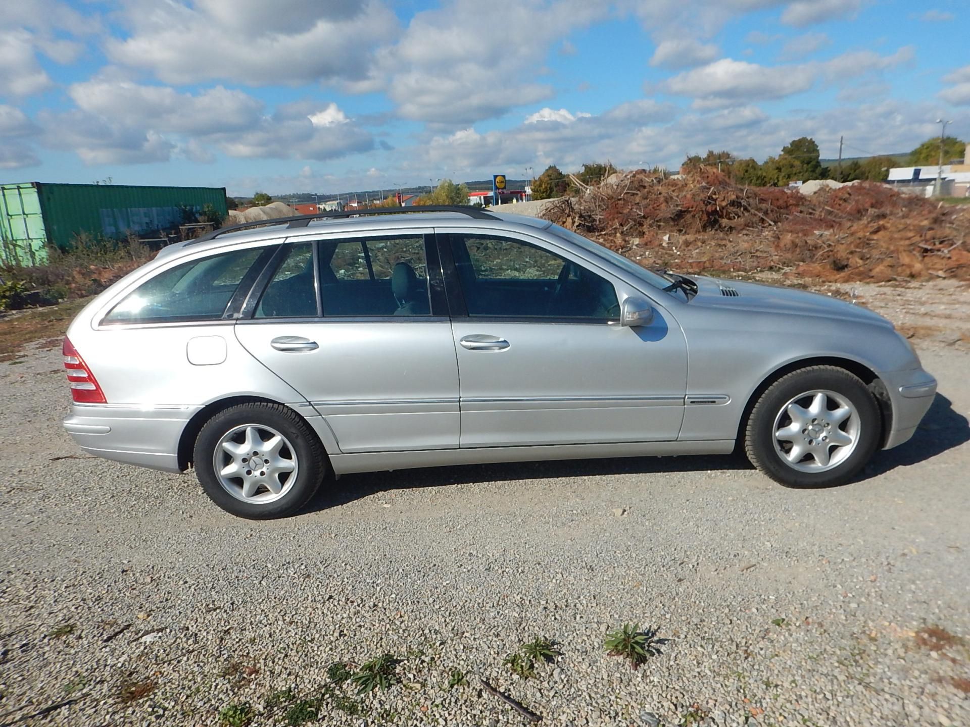 Mercedes-Benz Třídy C, 2.2 Cdi 105 kw - fotka 4