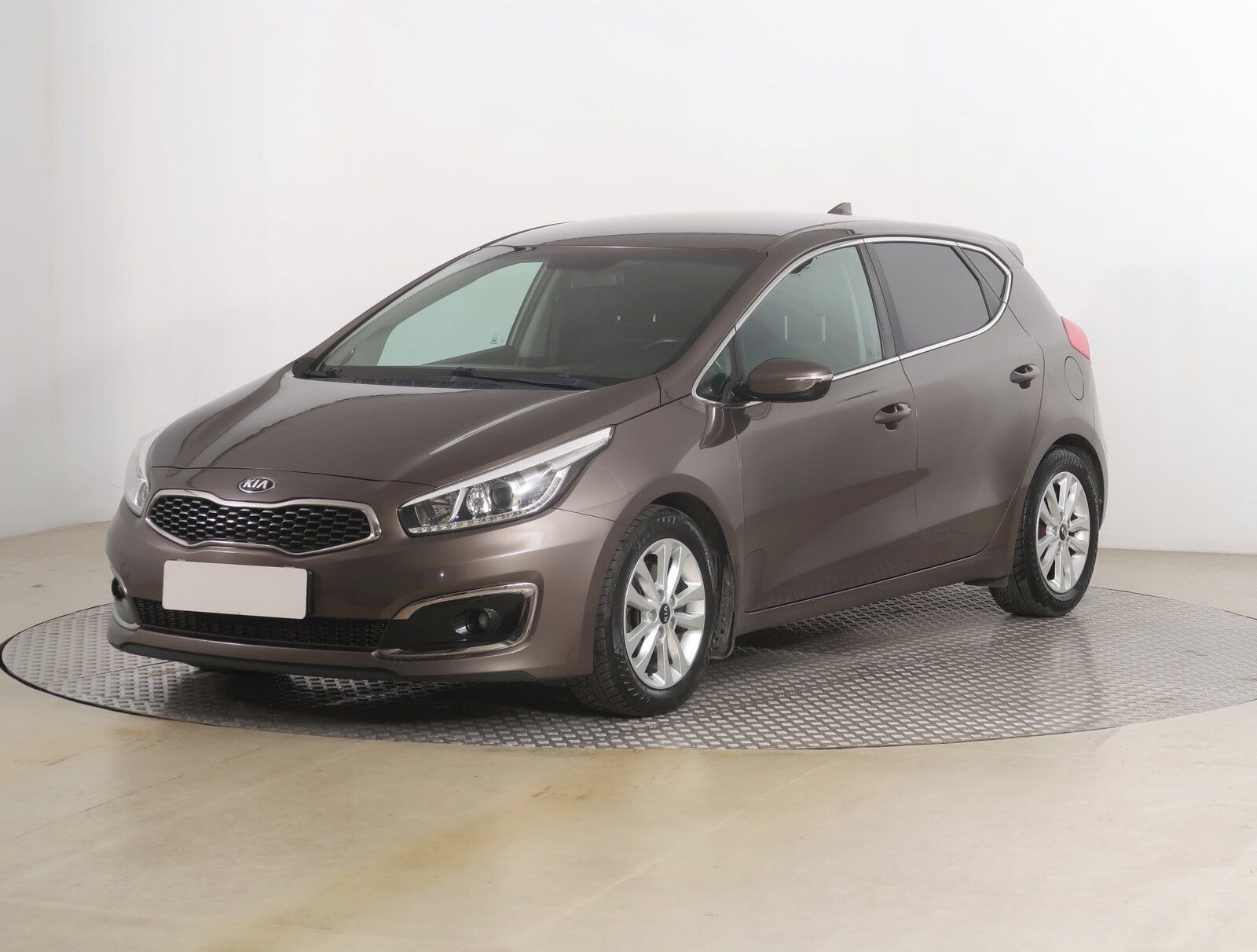 Kia Cee´d, 1.6 GDI, Gold, Serv.kniha - fotka 2