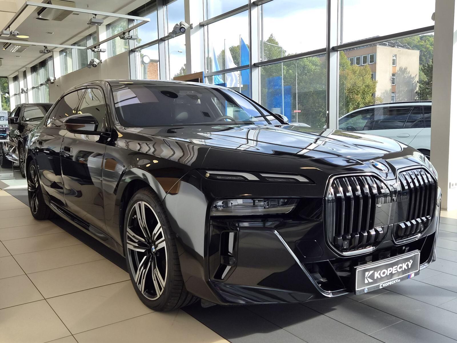 BMW Řada 7, 740d xDrive - fotka 3