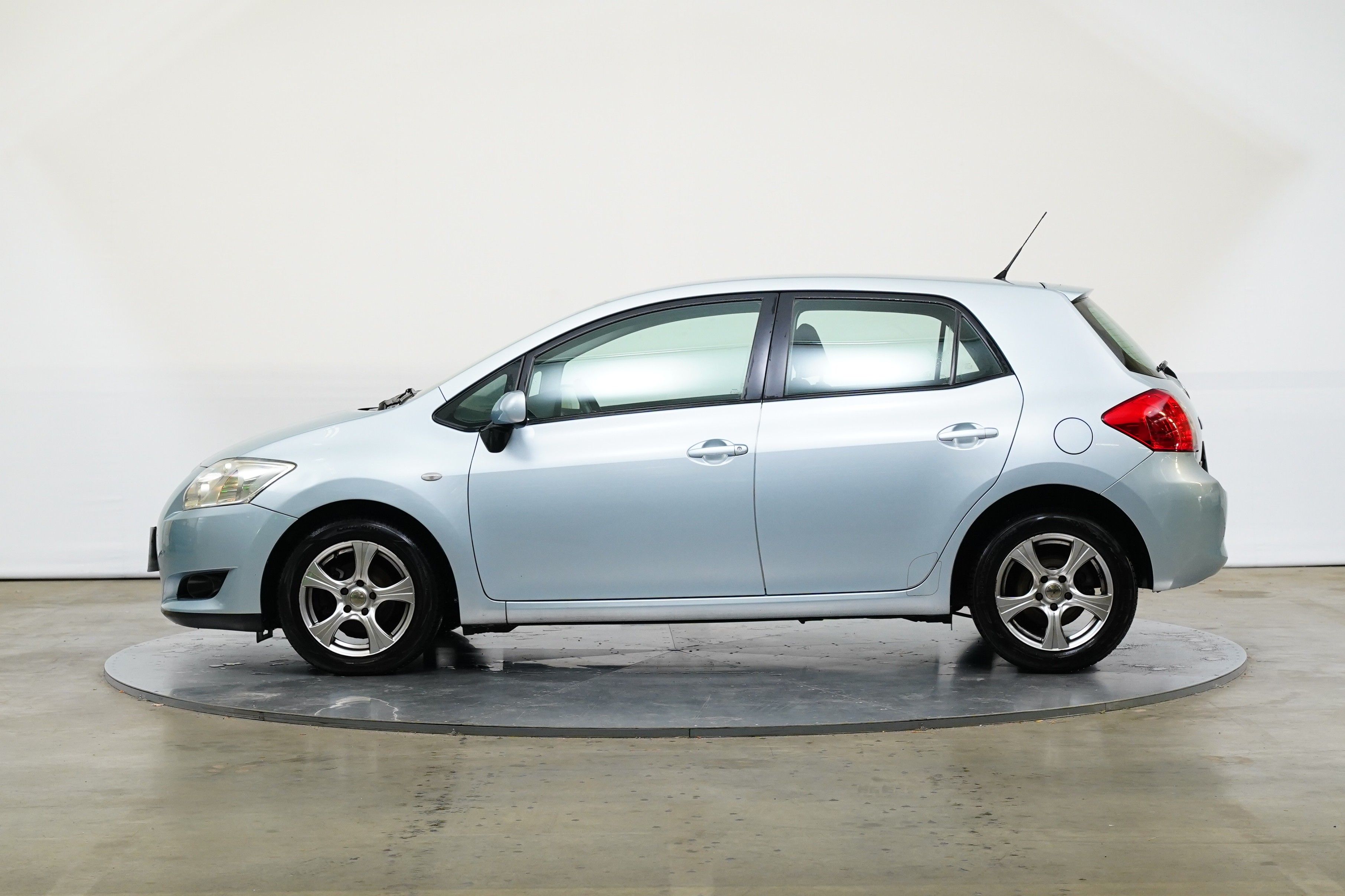 Toyota Auris, 1.33 VVT- i 74 kW Life - fotka 3