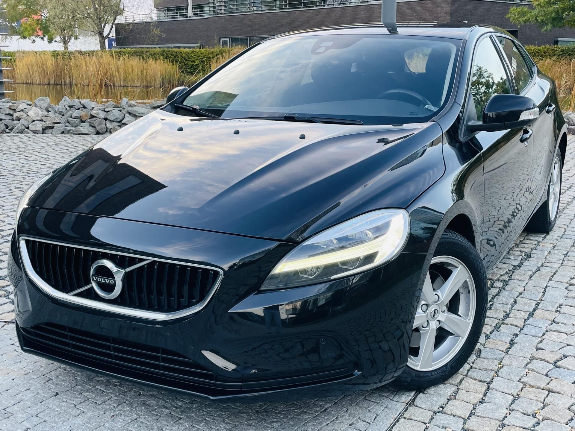 Volvo V40, 2.0i MANUÁL 1.MAJITEL SENZORY