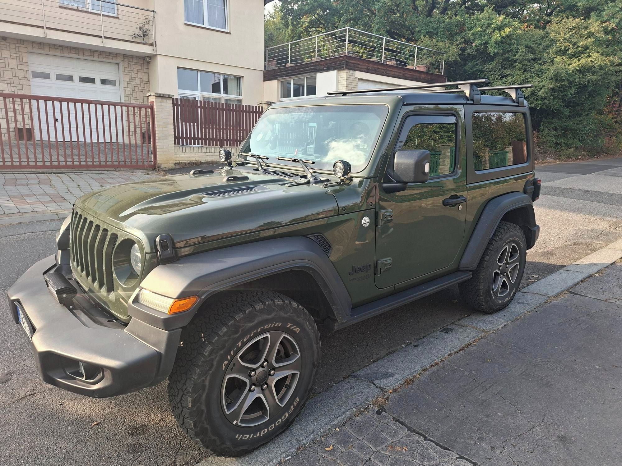 Jeep Wrangler, Jeep Wrangler Sport 2,0 - fotka 2