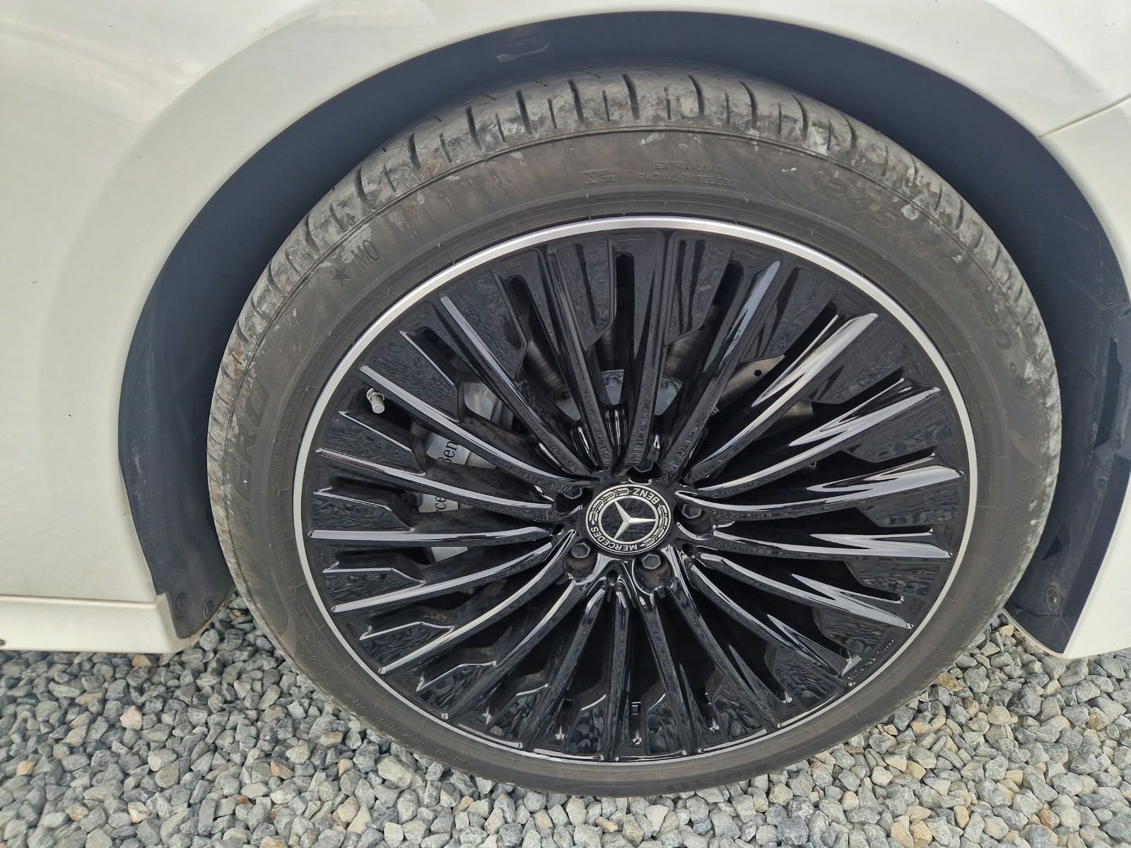 Mercedes-Benz Třídy E, Mercedes BENZ E220d - fotka 4