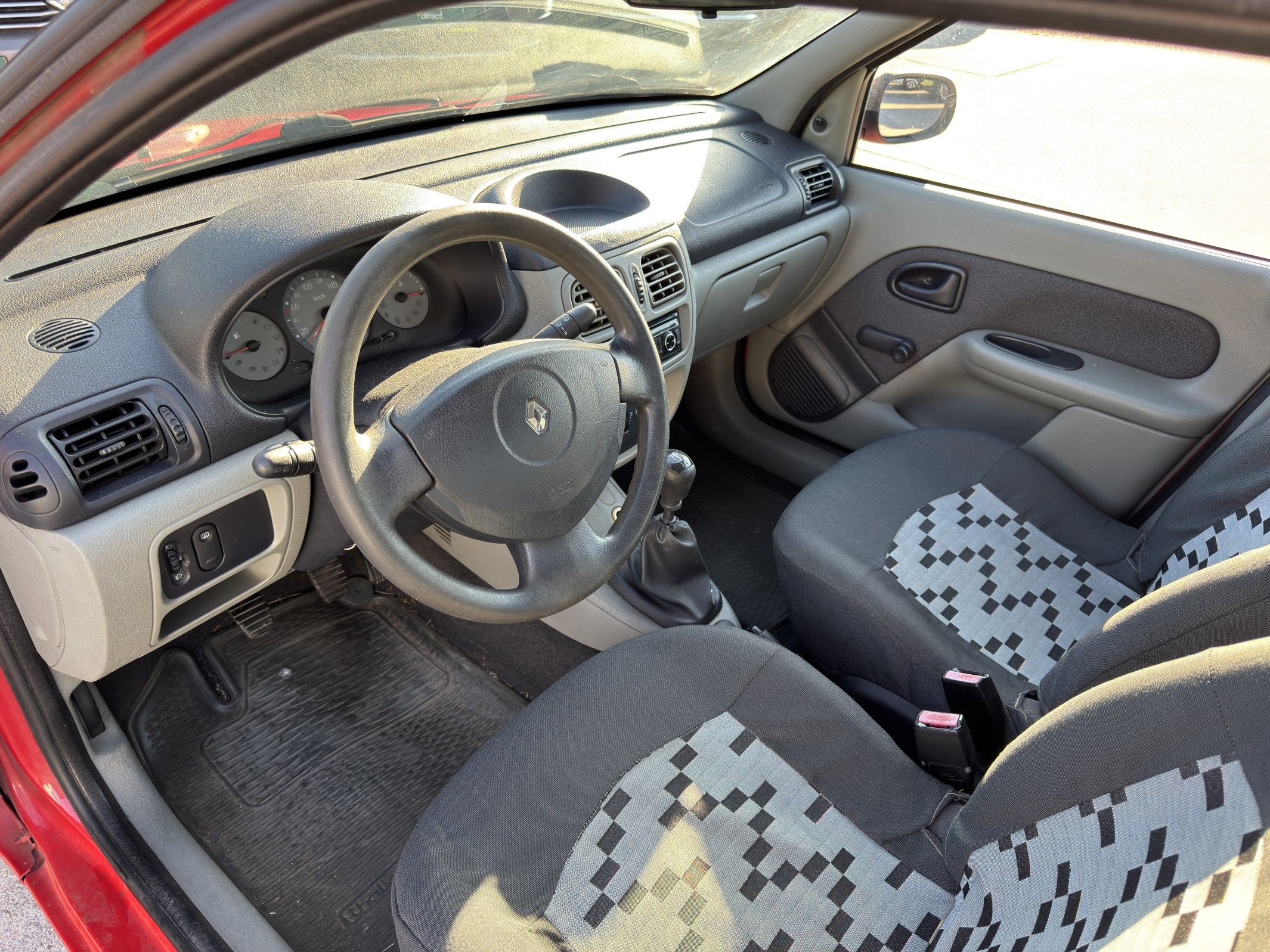 Renault Thalia, 1.4 i 55 kW - fotka 5
