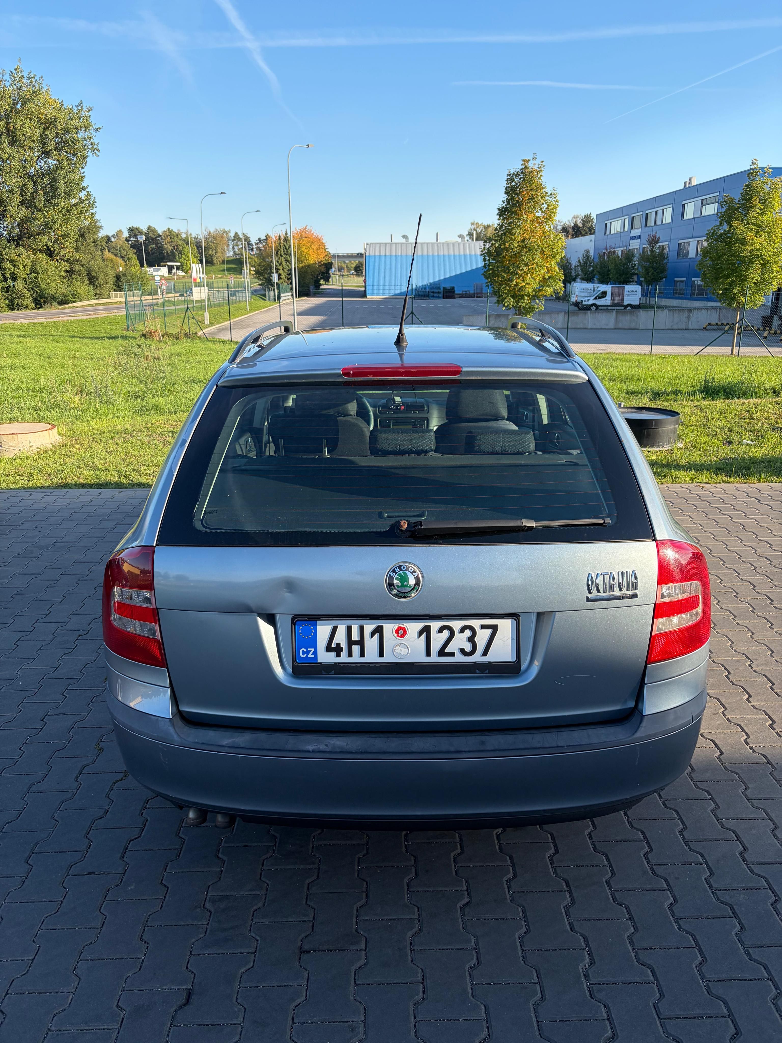 Škoda Octavia, OctaviaII, TDI 77kW, DSG - fotka 3