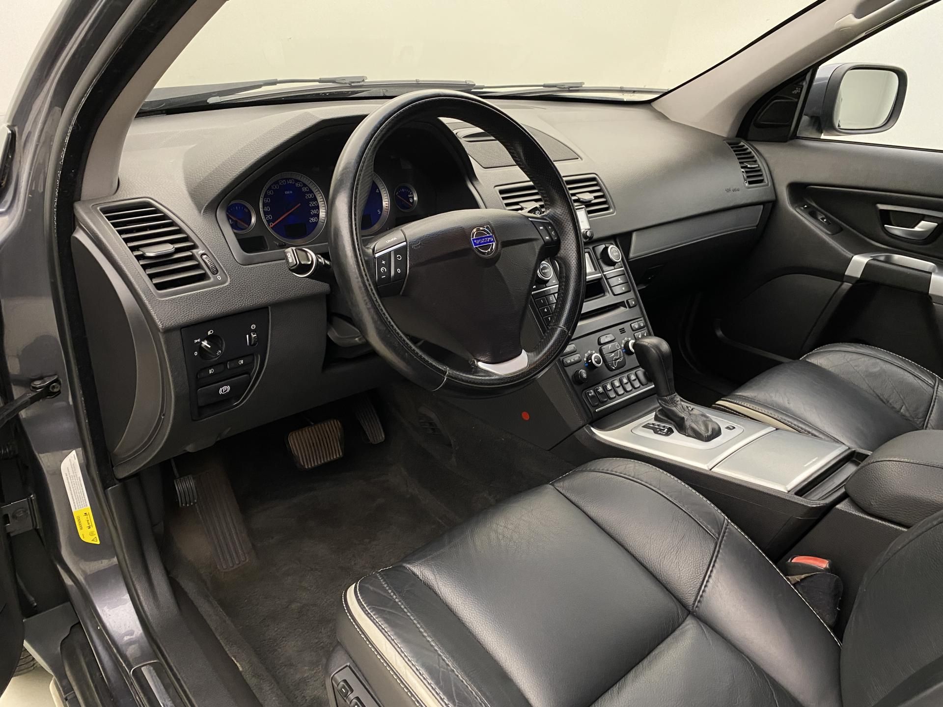 Volvo XC90, D5 AWD SPORT AUT CZ - fotka 4