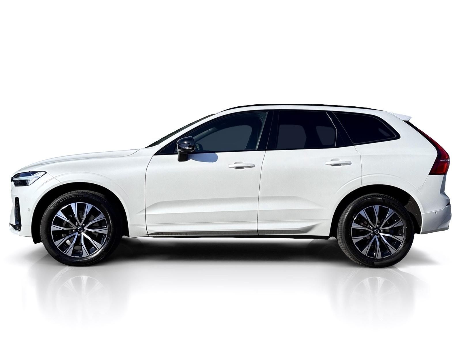 Volvo XC60, B5 AWD // PLUS DARK // 1.maj. - fotka 2
