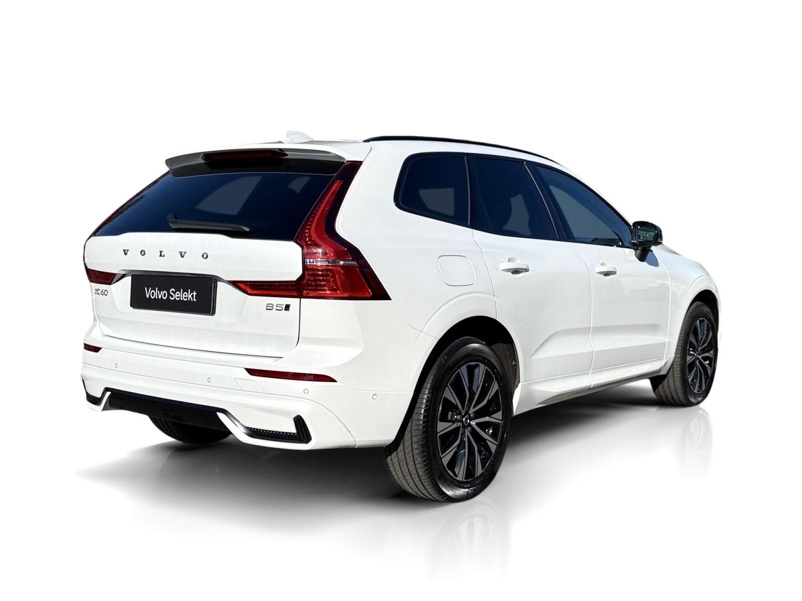 Volvo XC60, B5 AWD // PLUS DARK // 1.maj. - fotka 5