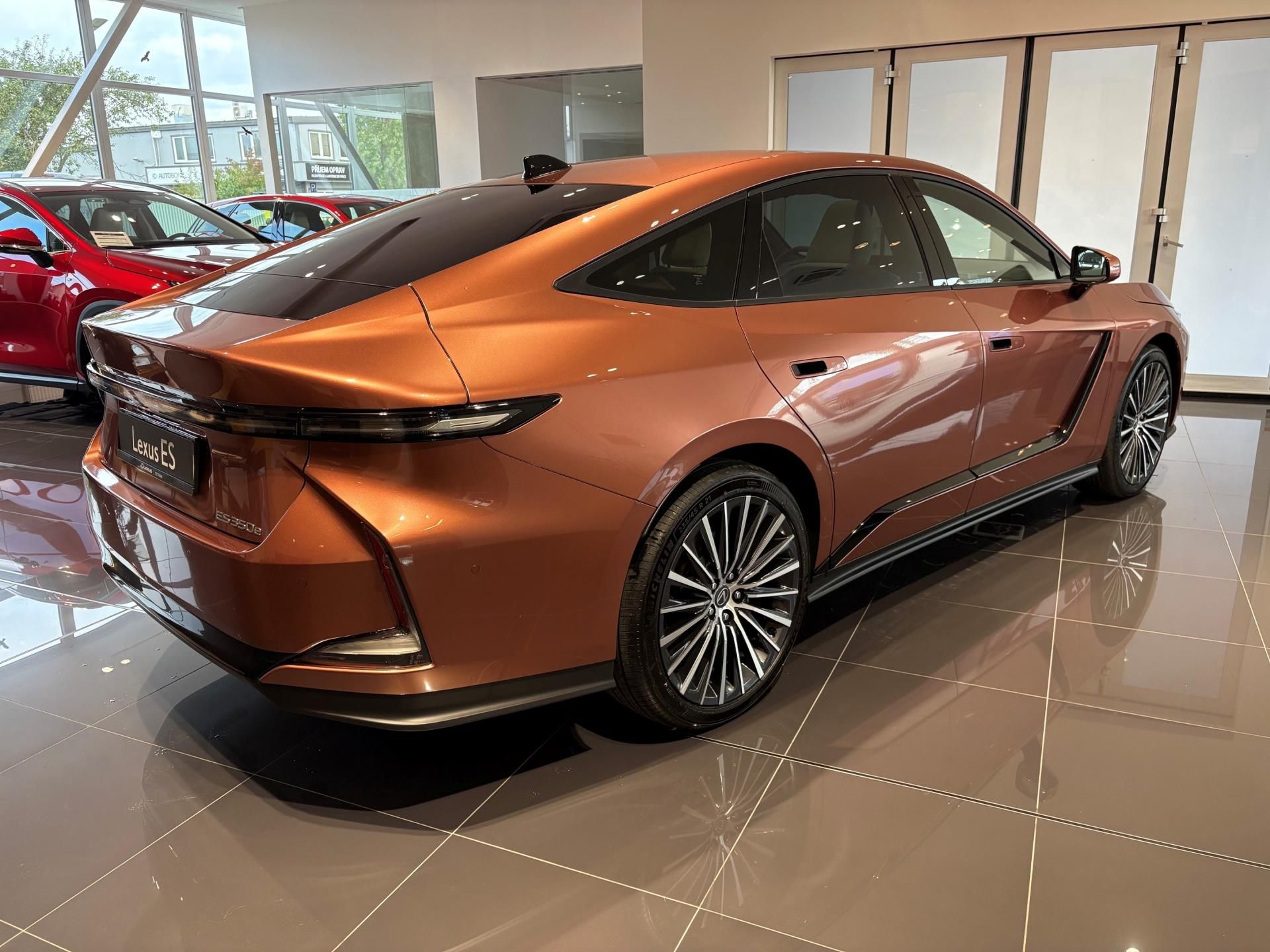 Lexus ES, Omotenashi + 21"+ Ottoman - fotka 6