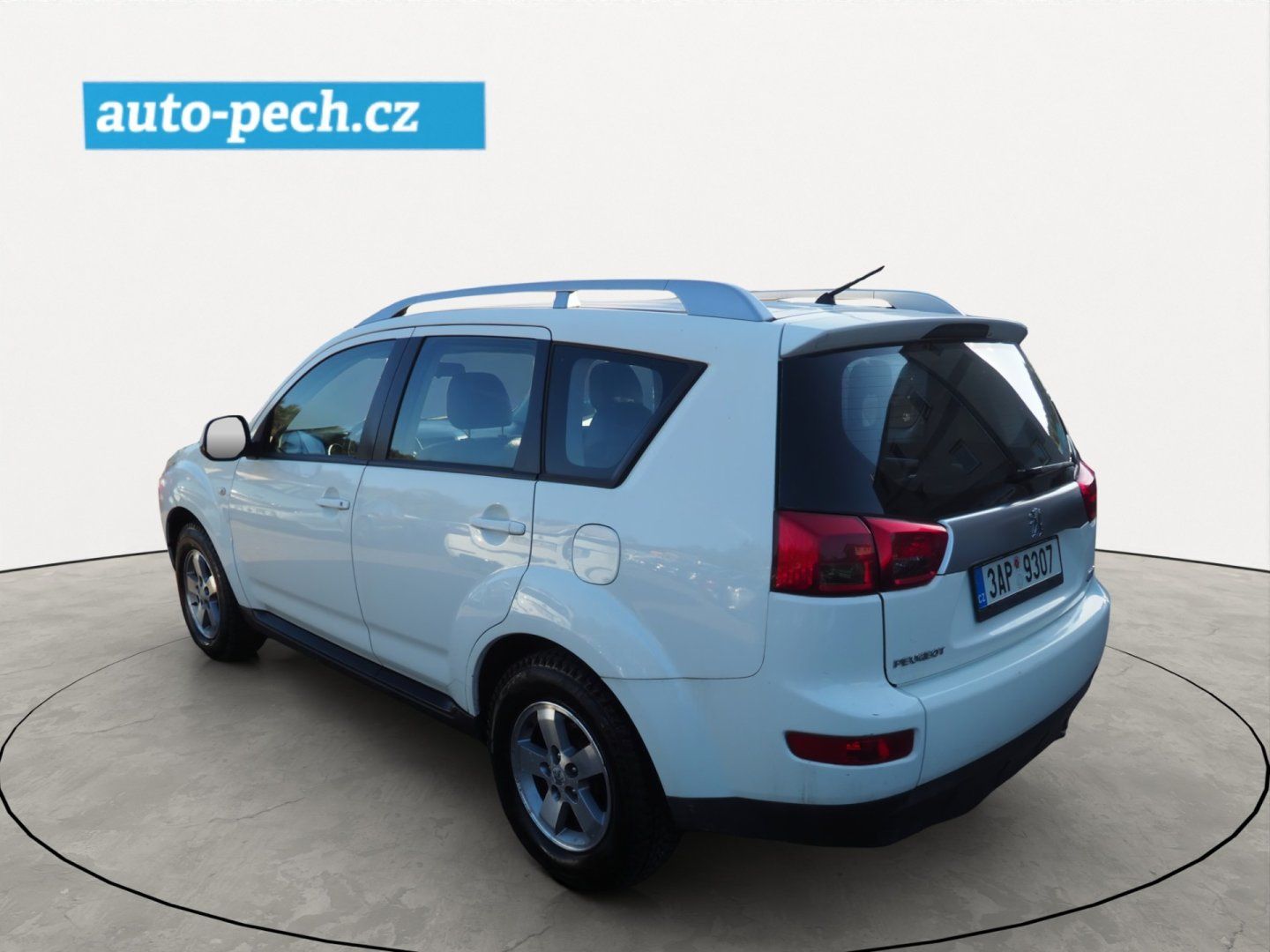 Peugeot 4007, 2.2 HDI, 115 kW, 4x4, 7 míst - fotka 2