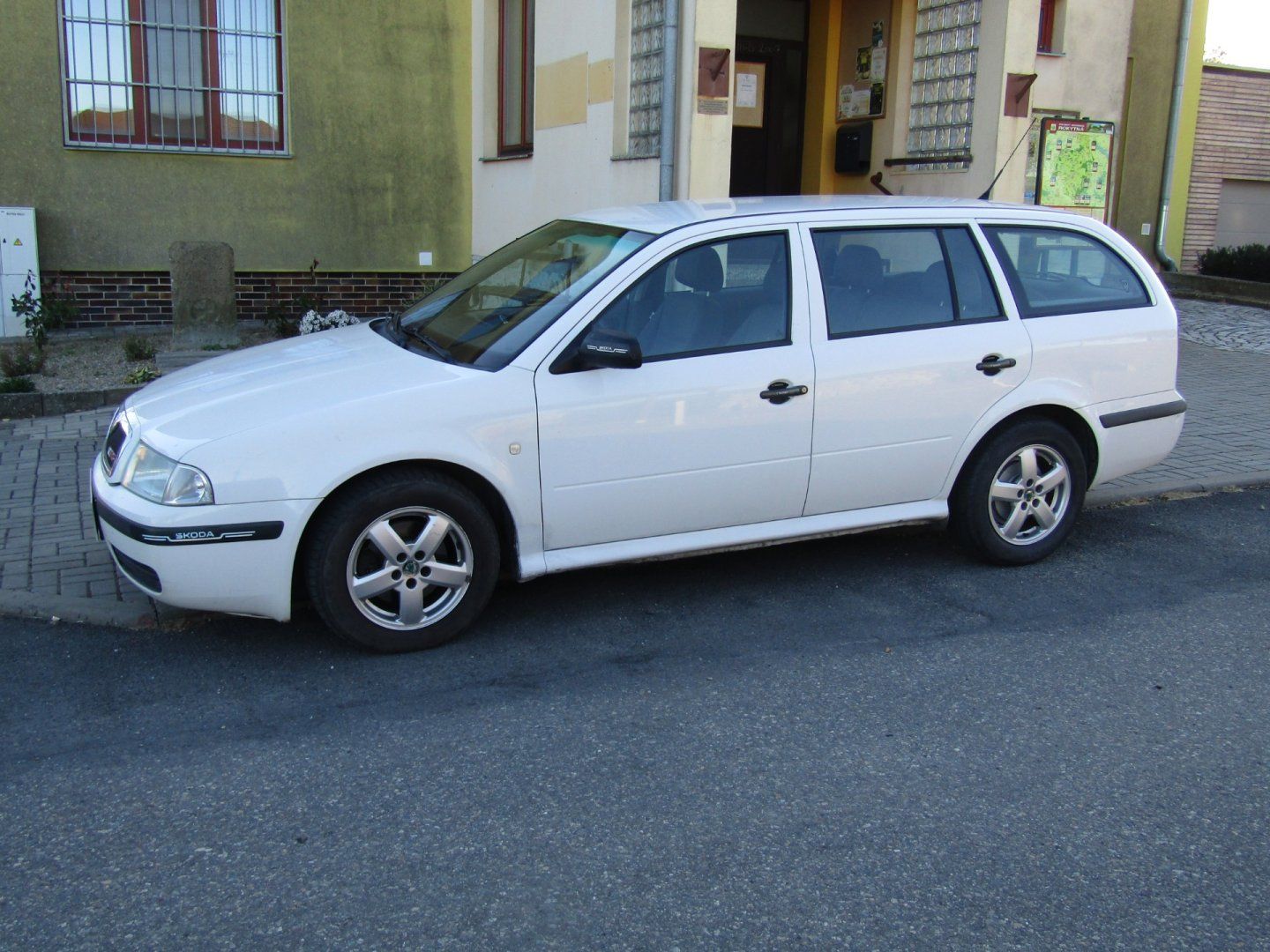 Škoda Octavia, 1.9 TDI 66kW  ROTAČKA - fotka 2