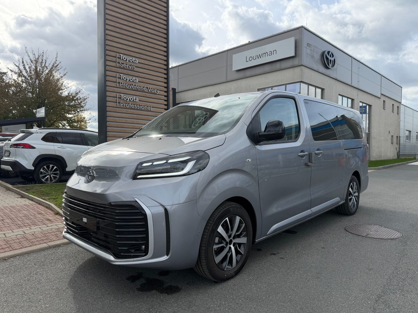 Toyota Proace Verso, L2 2.2D 8AT Family Executive