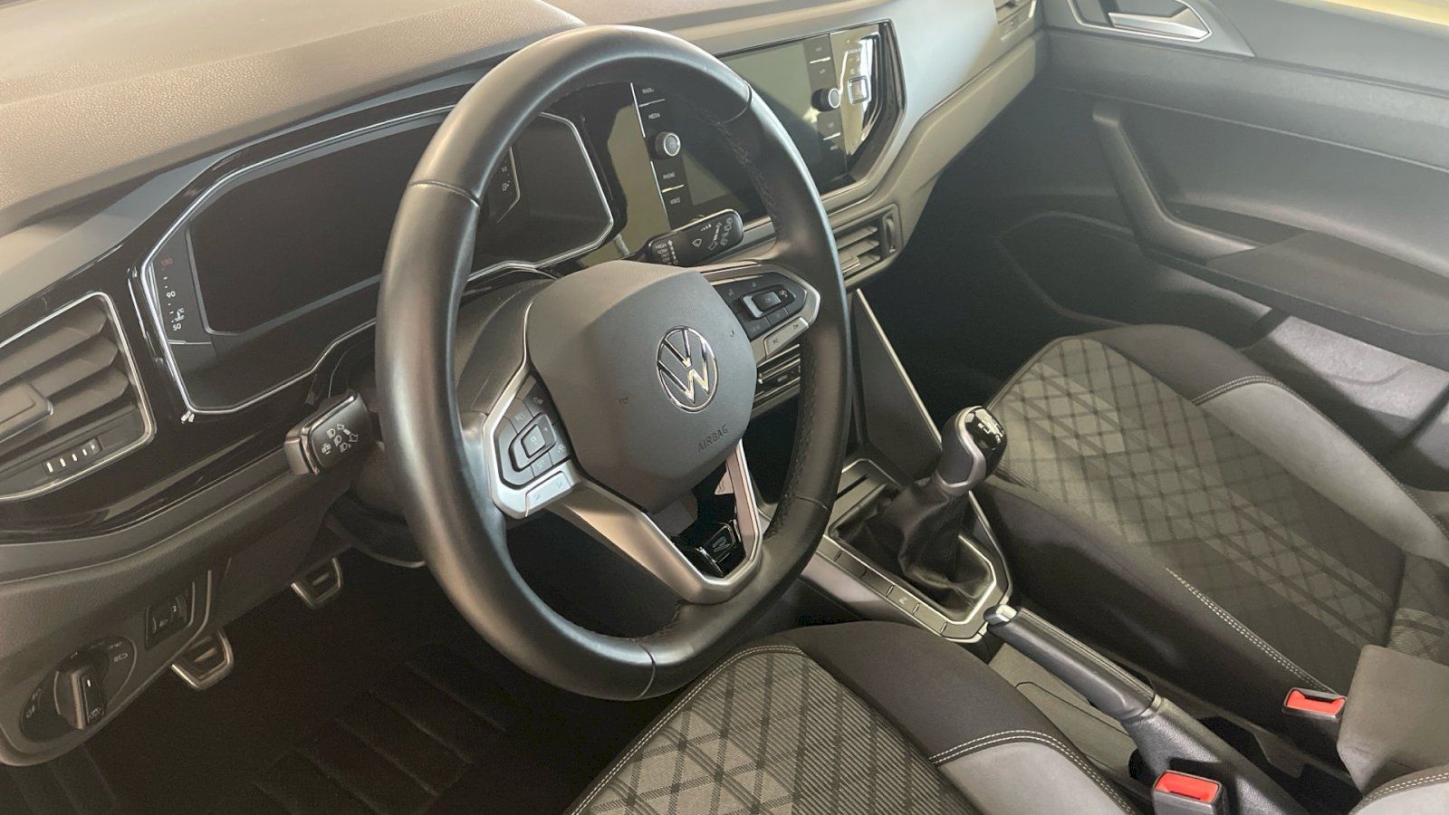 Volkswagen Taigo, R-Line 1,0TSI 85kW - fotka 5