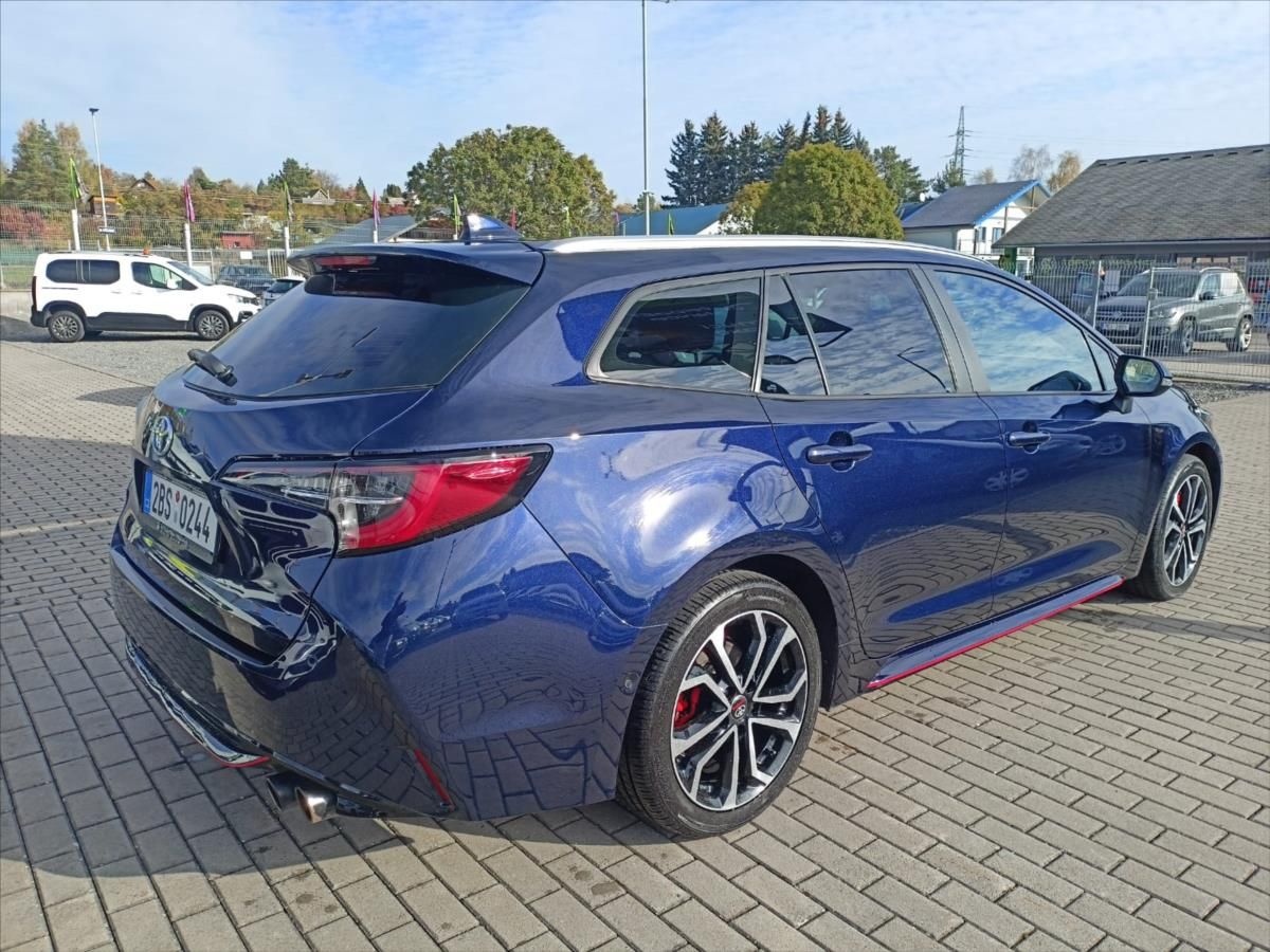 Toyota Corolla, 2,0 2.0 Hybrid e-CVT  Comfort - fotka 3