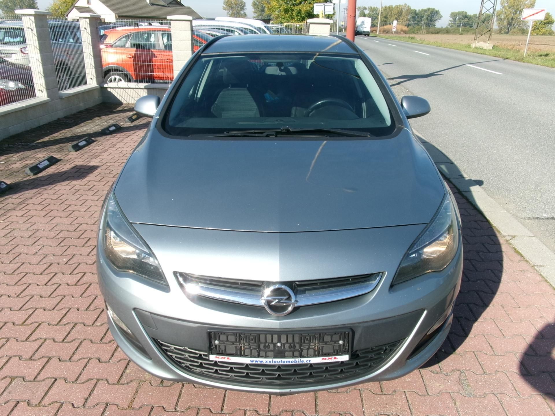 Opel Astra, 1,4T KLIMA VÝHŘEV BT TEMP - fotka 5