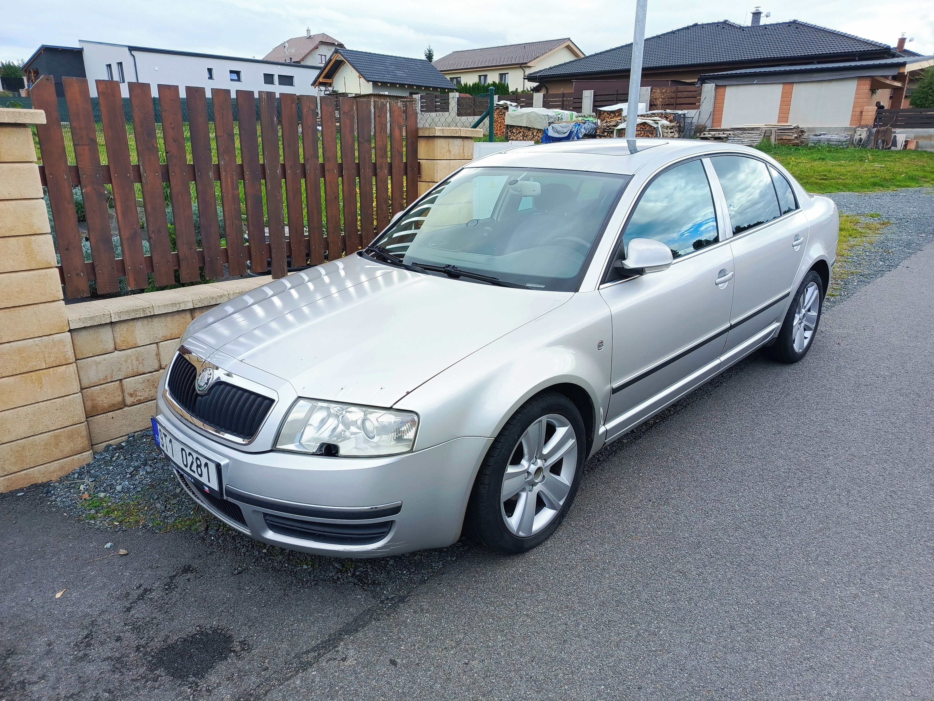 Škoda Superb, Superb 2.0 TDI 103 kW Elegance - fotka 5