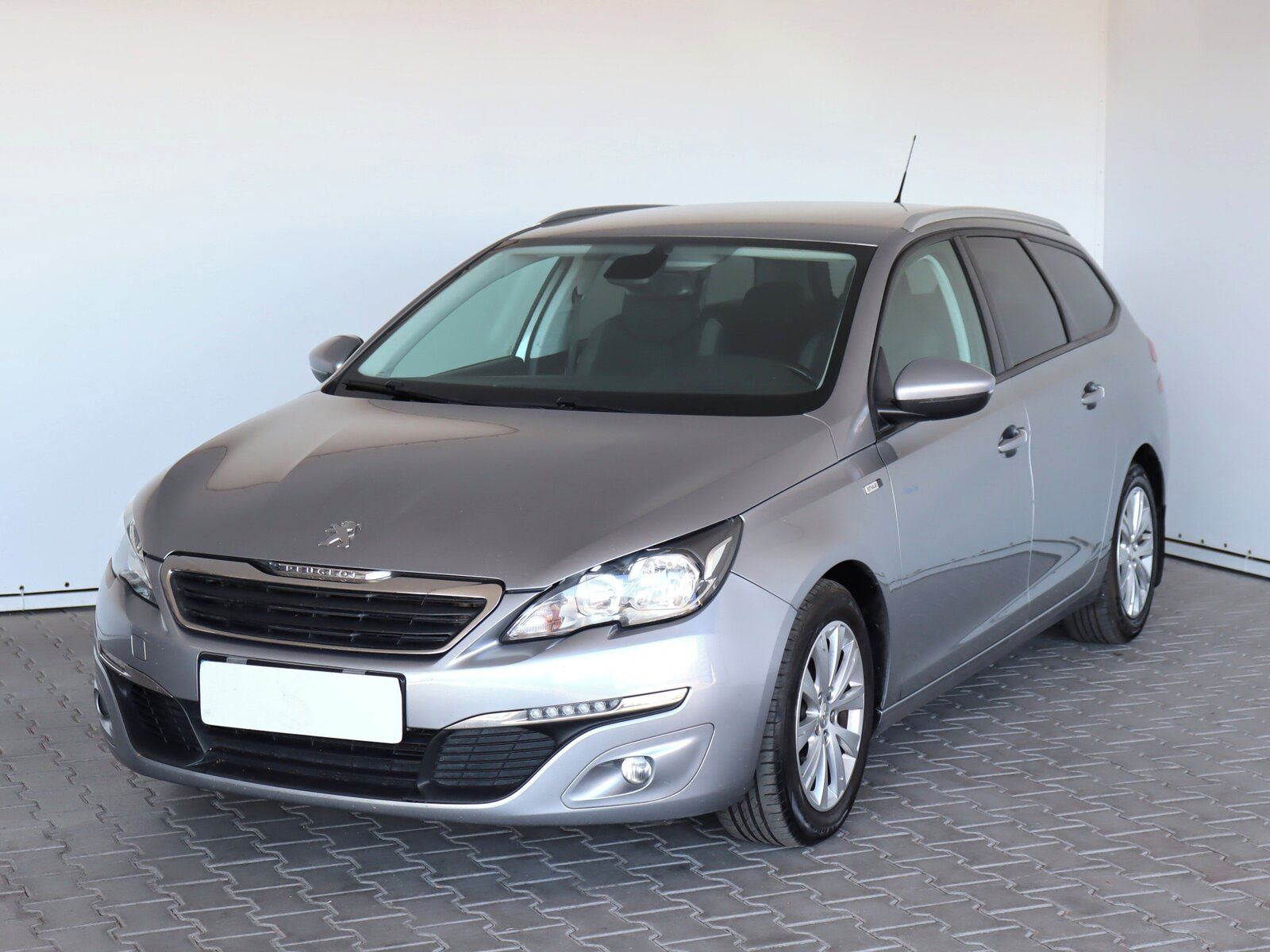 Peugeot 308, 1.6 BlueHDi, Serv.kniha - fotka 2