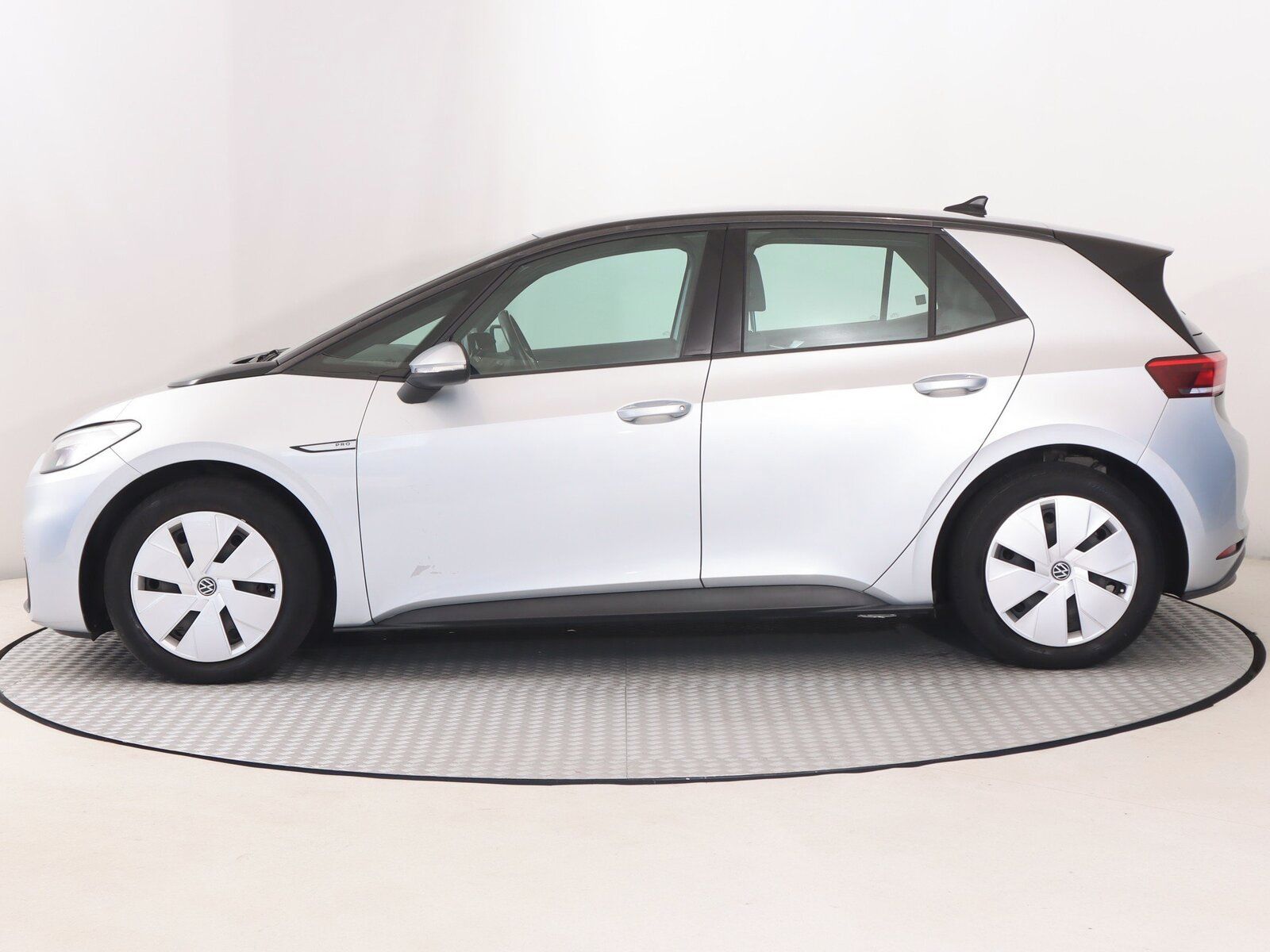 Volkswagen ID.3, 1st (62 kWh), SoH 90%, Life - fotka 3