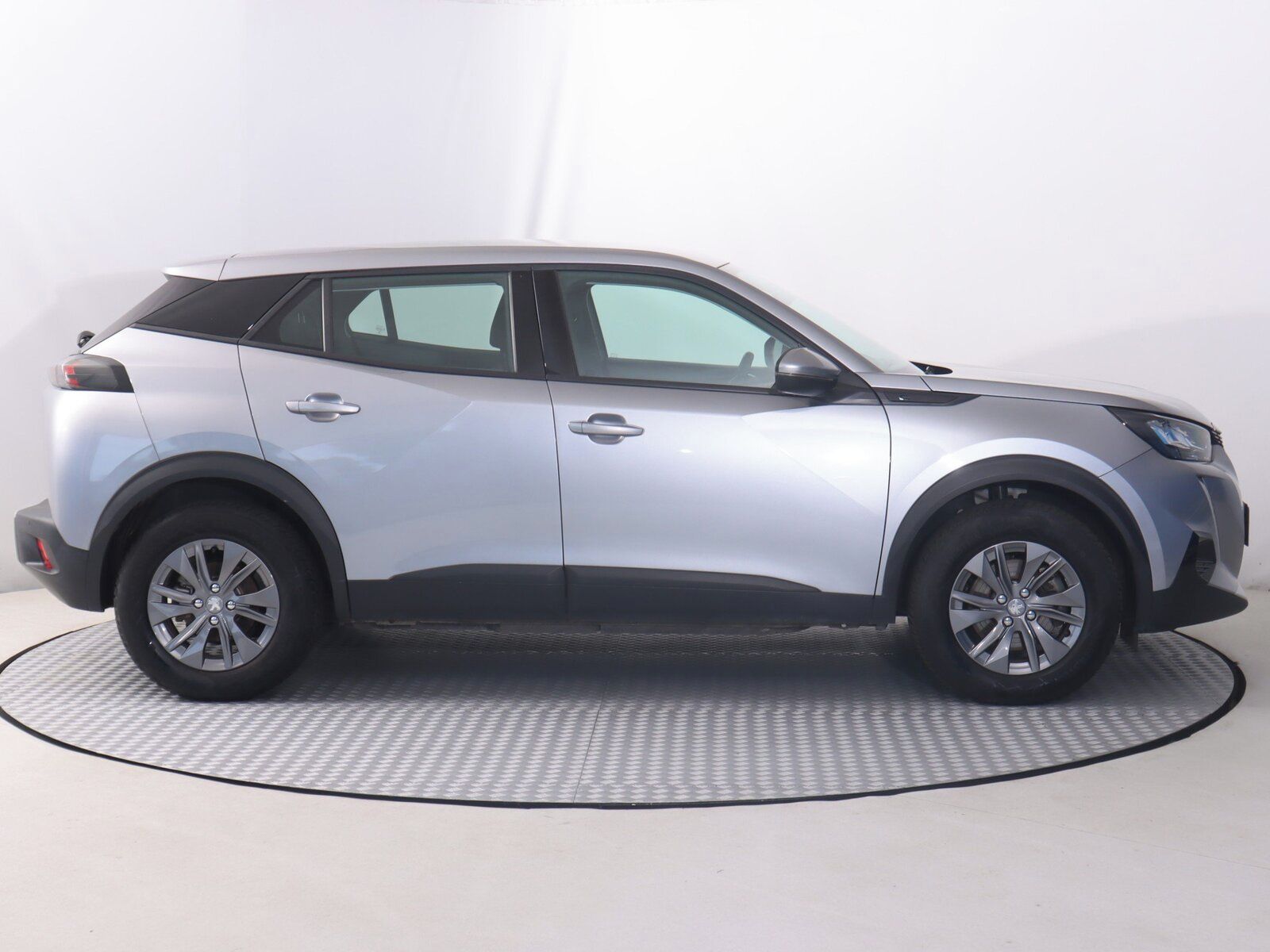 Peugeot 2008, 50 kWh, SoH 91%, Active - fotka 6