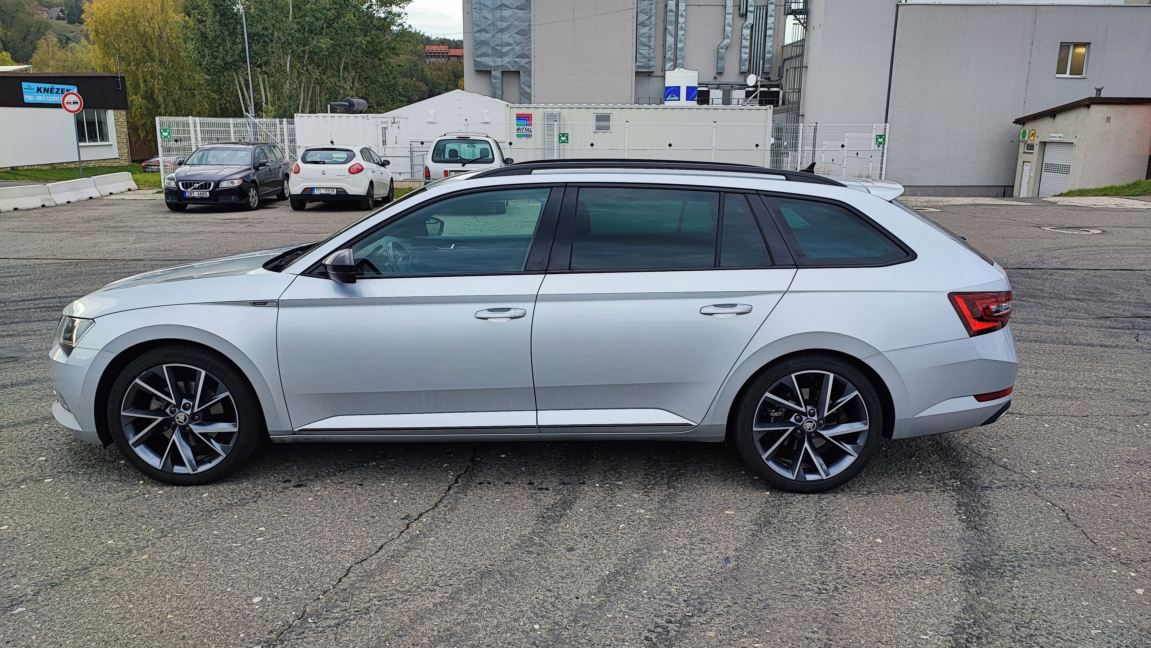 Škoda Superb, Škoda Superb III Combi 2.0 TDI - fotka 2