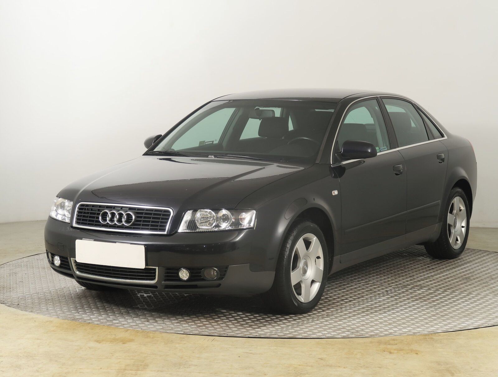 Audi A4, 1.9 TDI, po STK, Tažné - fotka 2