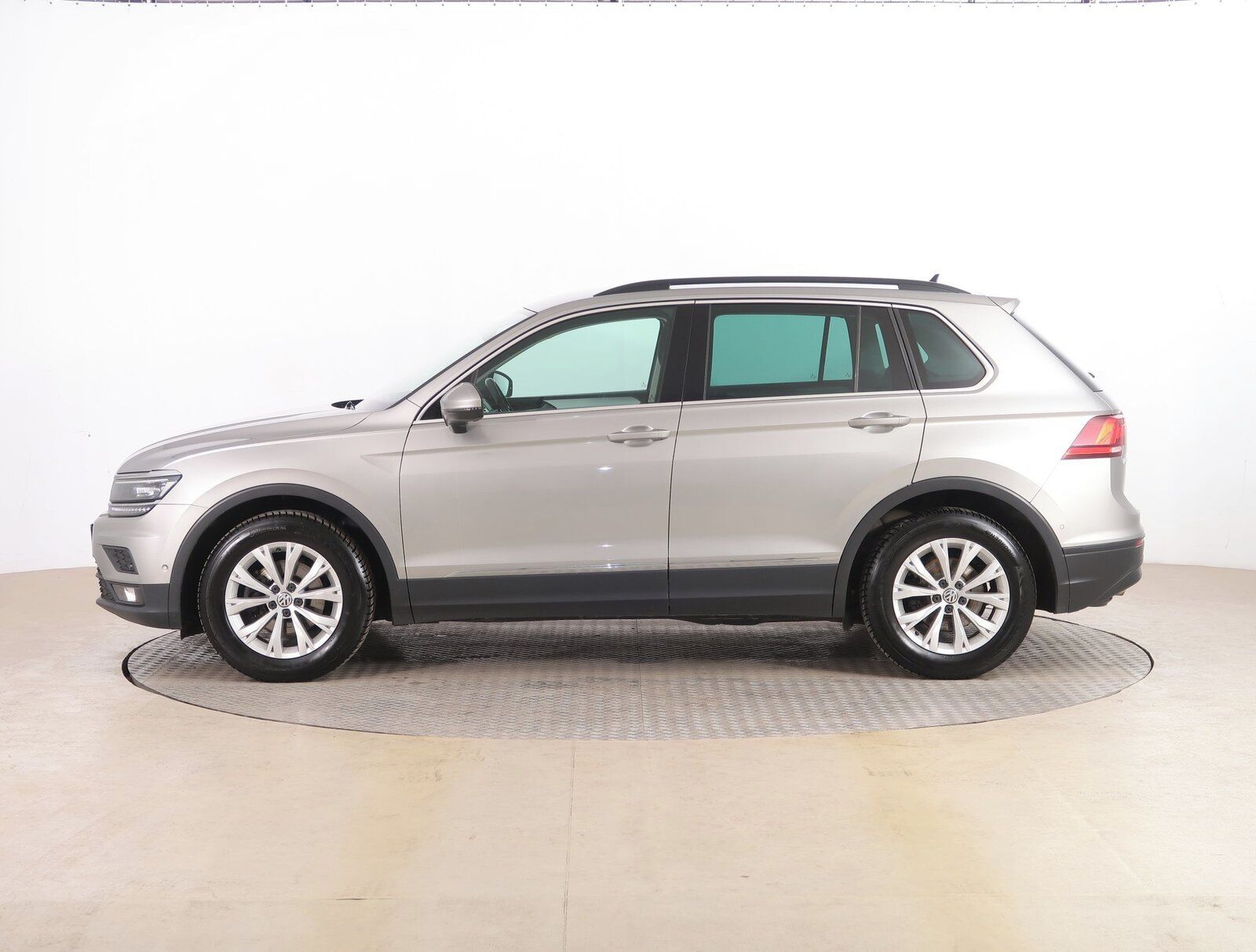 Volkswagen Tiguan, 2.0 TDI, Comfortline - fotka 3