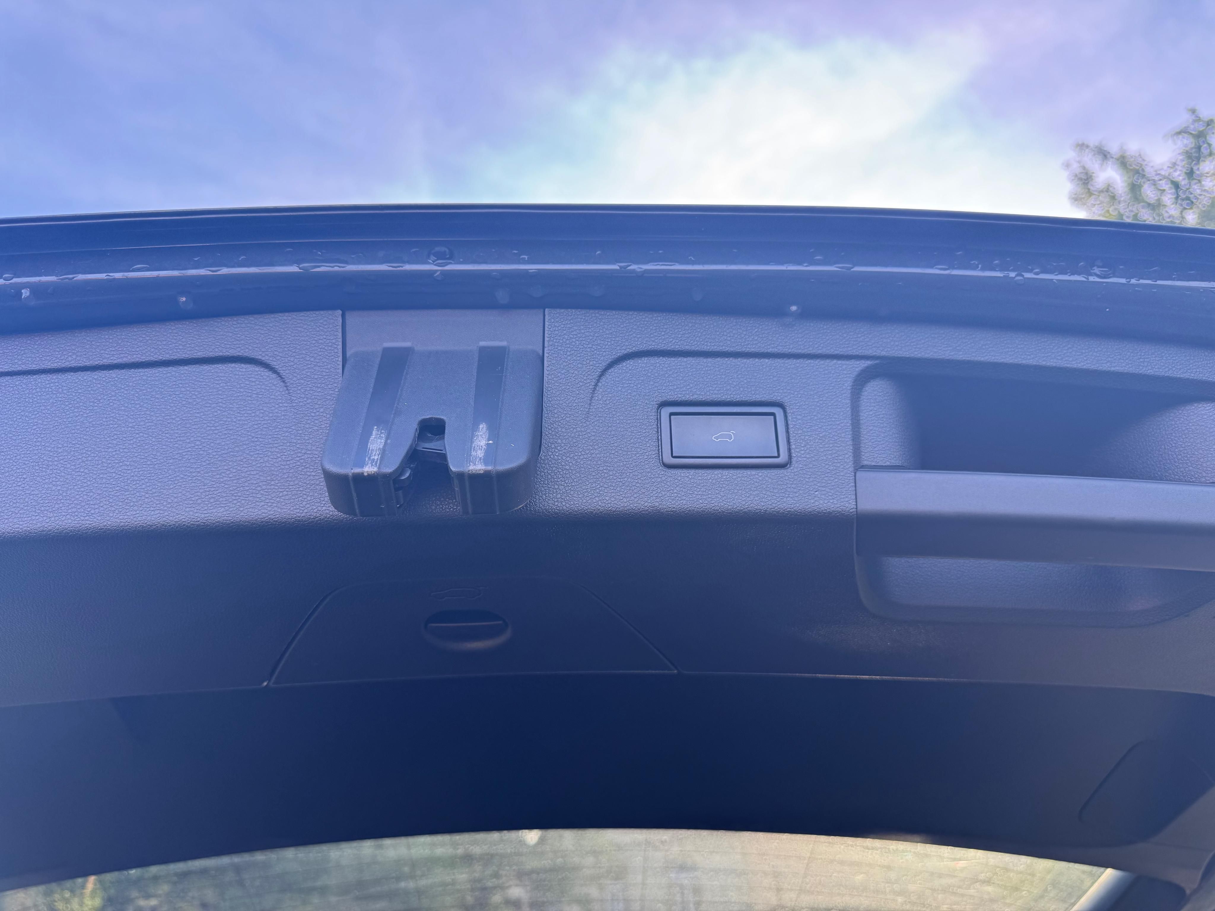 Volkswagen Touran, 2.0 TDI 110 kw DSG - fotka 6