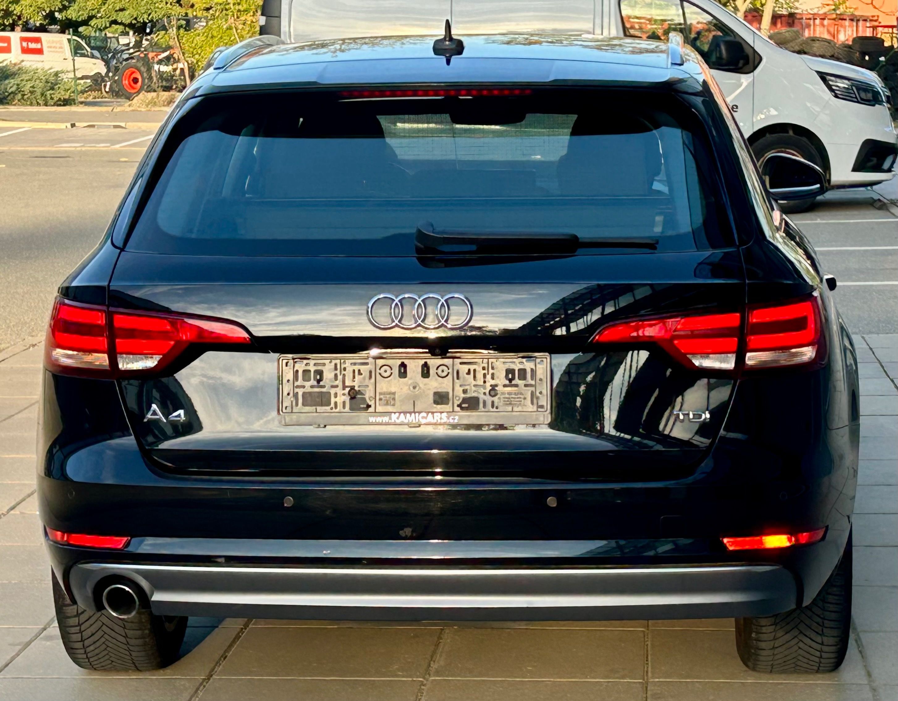 Audi A4 Avant, 2.0TDi 110KW COCKPIT-KŮŽE-ACC - fotka 6