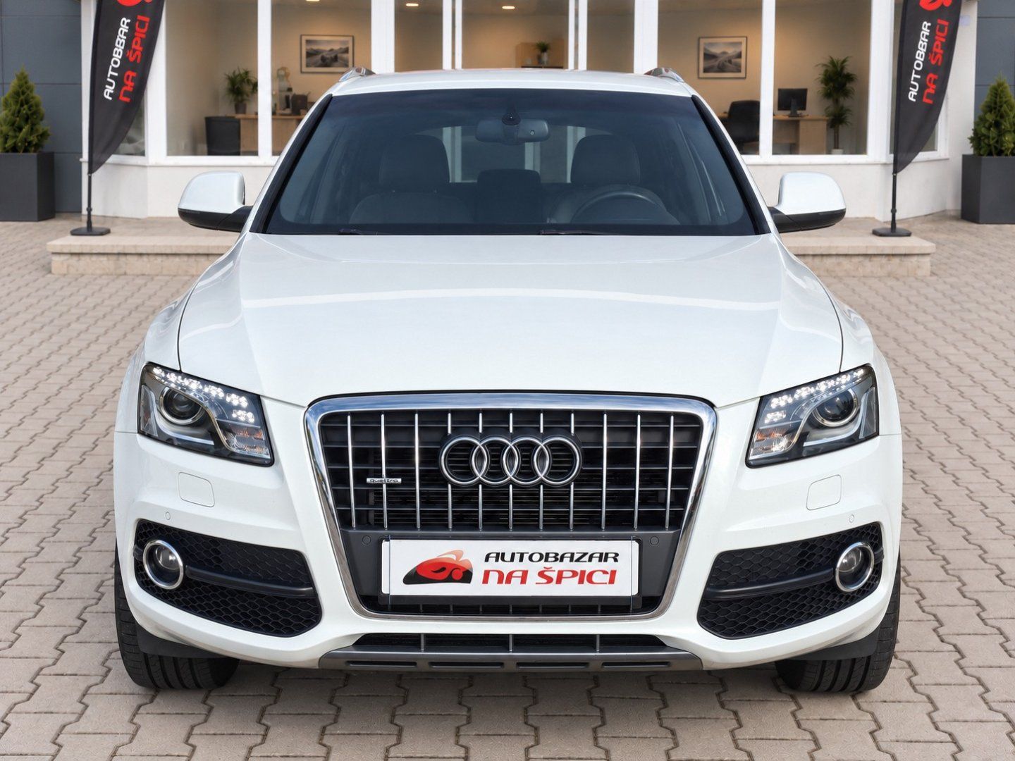 Audi Q5, 2.0TDI 125kW S-LINE QUATTRO - fotka 3