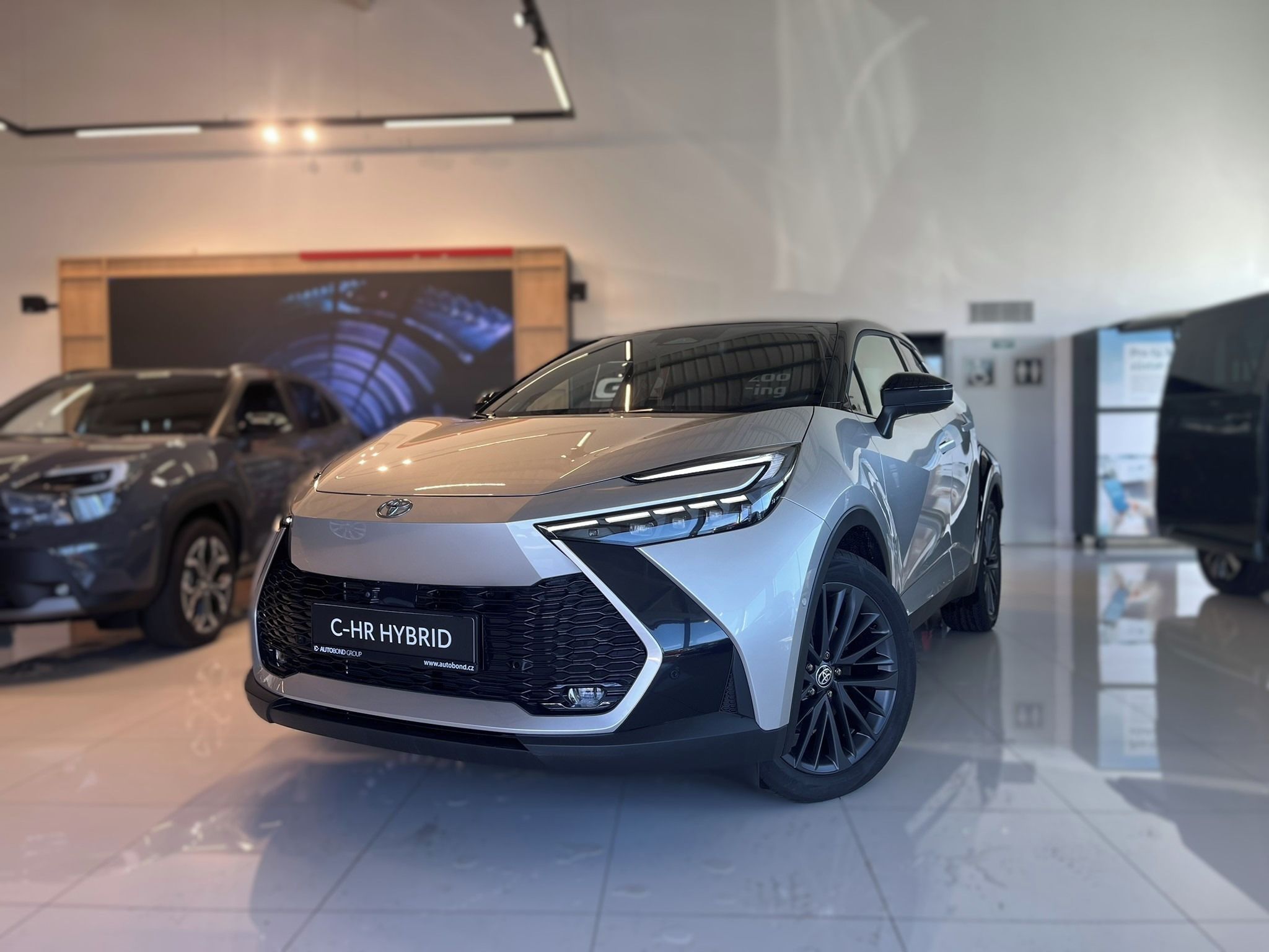 Toyota C-HR, 2.0 PHEV Tokyo Edition - fotka 2