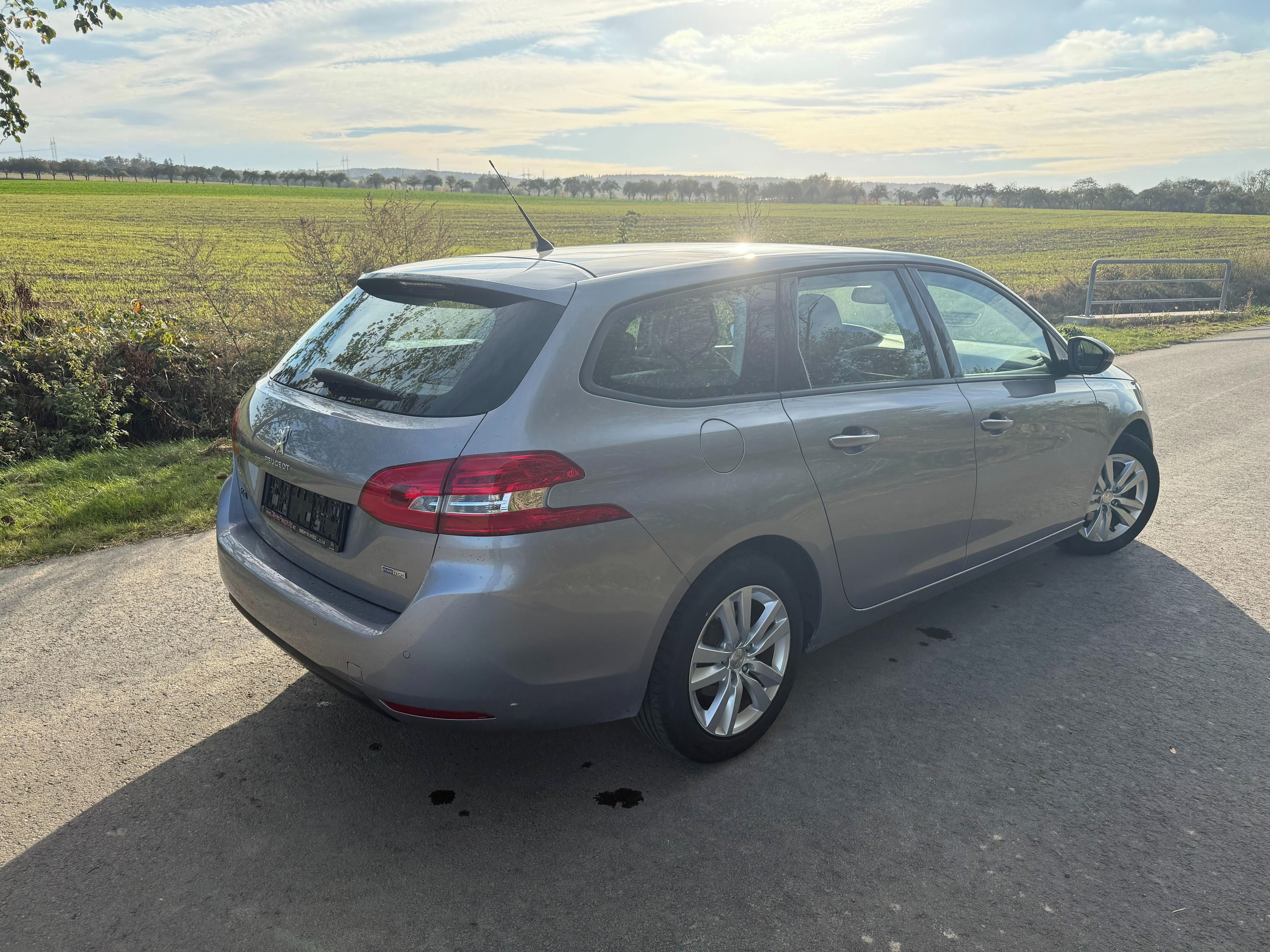 Peugeot 308, 1,2T  nehavarované DPH - fotka 5