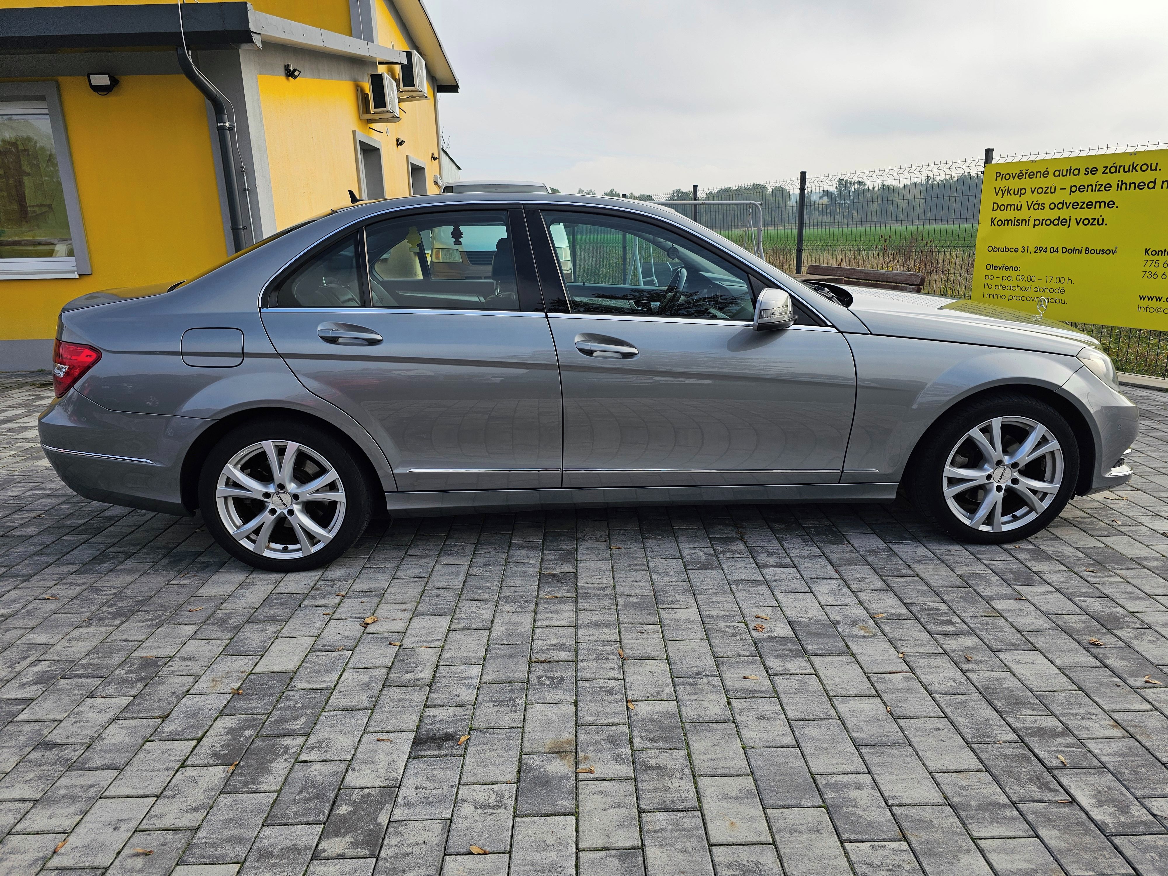 Mercedes-Benz Třídy C, 220 CDI 125 KW - fotka 4