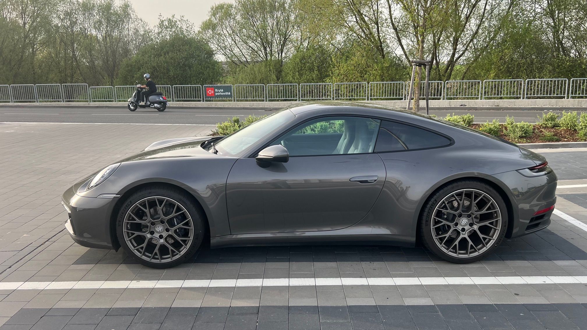 Porsche 911, Carrera - fotka 3